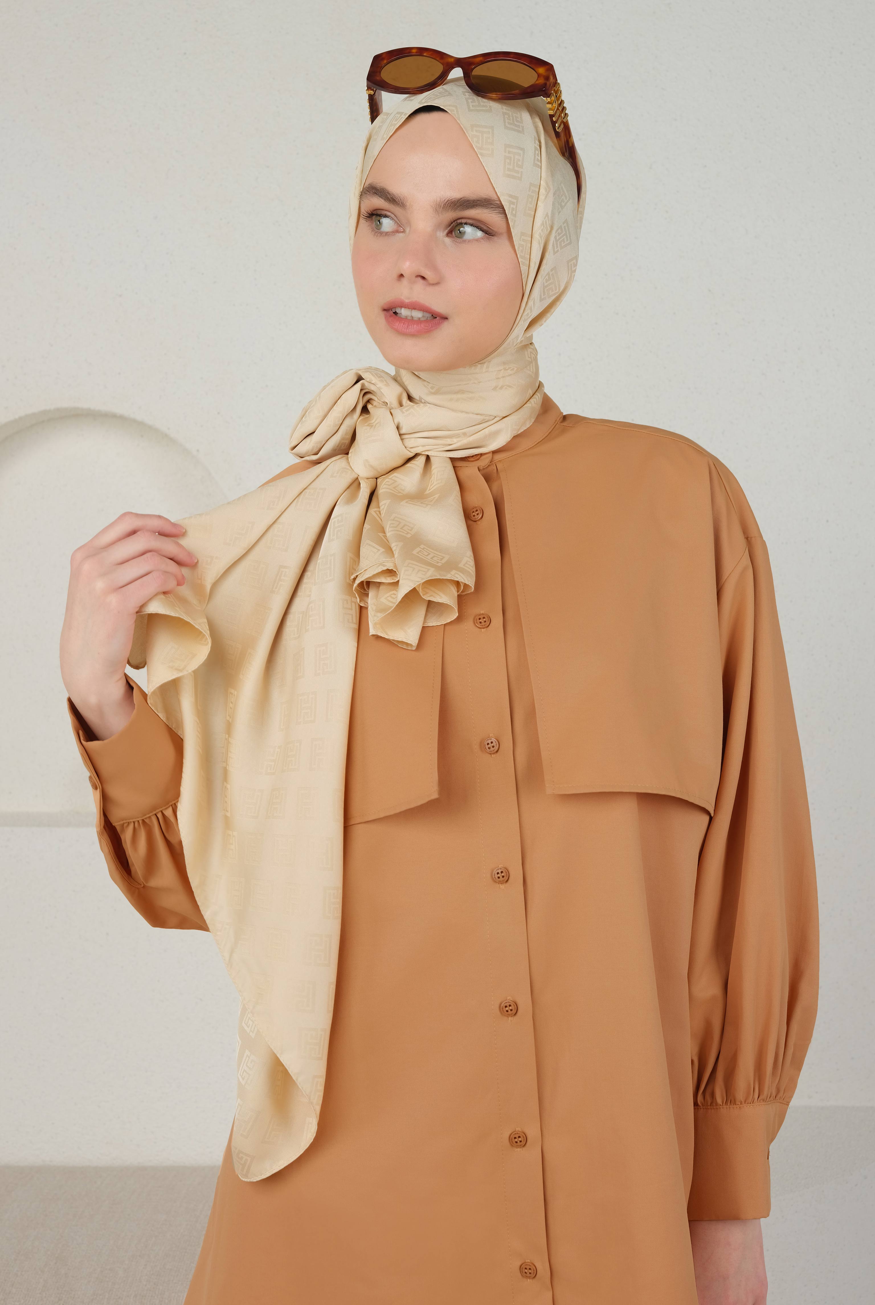 Logo Patterned Jacquard Shawl Nude - 2