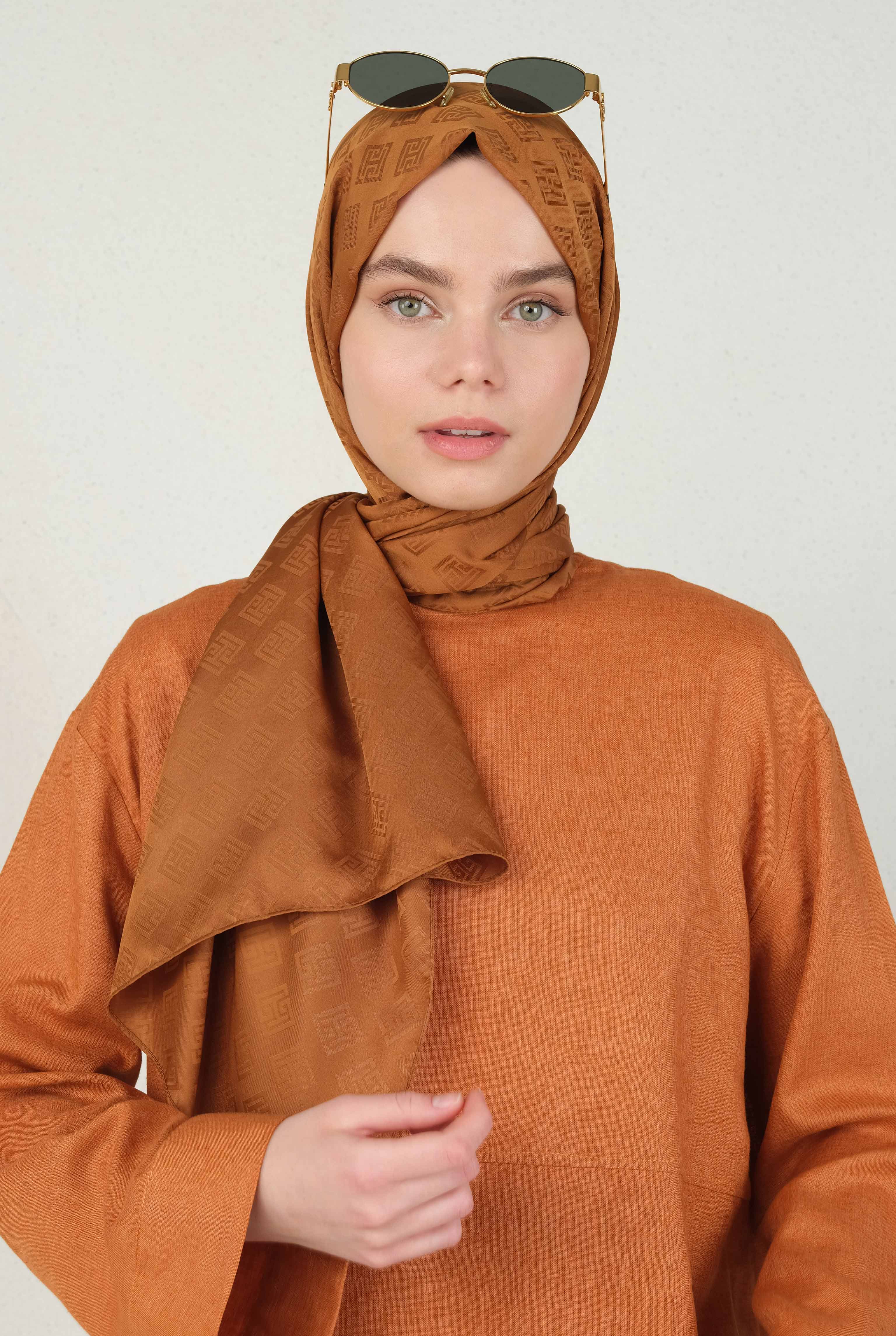 Logo Patterned Jacquard Shawl Chocolate - HE-QA