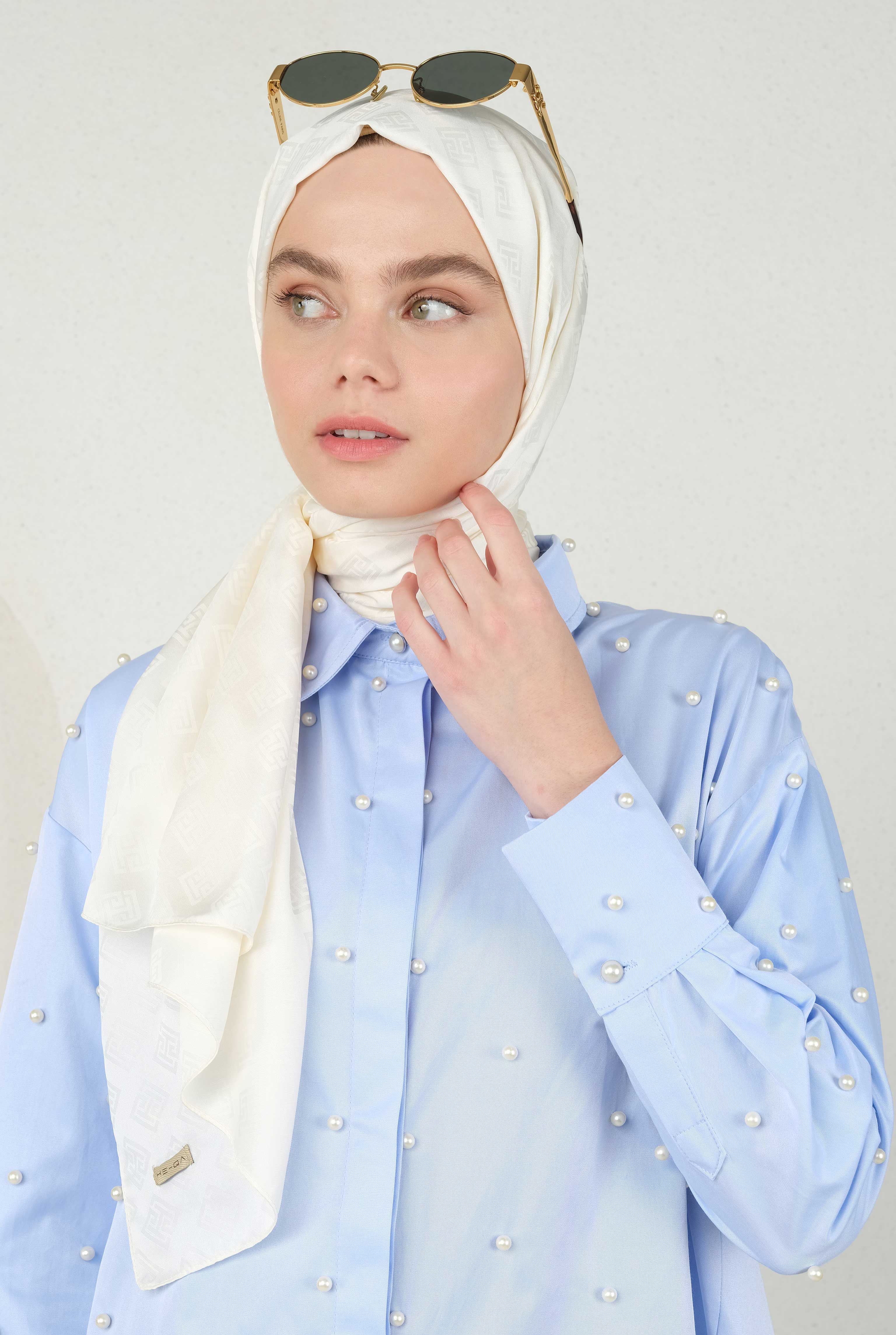 Logo Patterned Jacquard Shawl Bone - 1