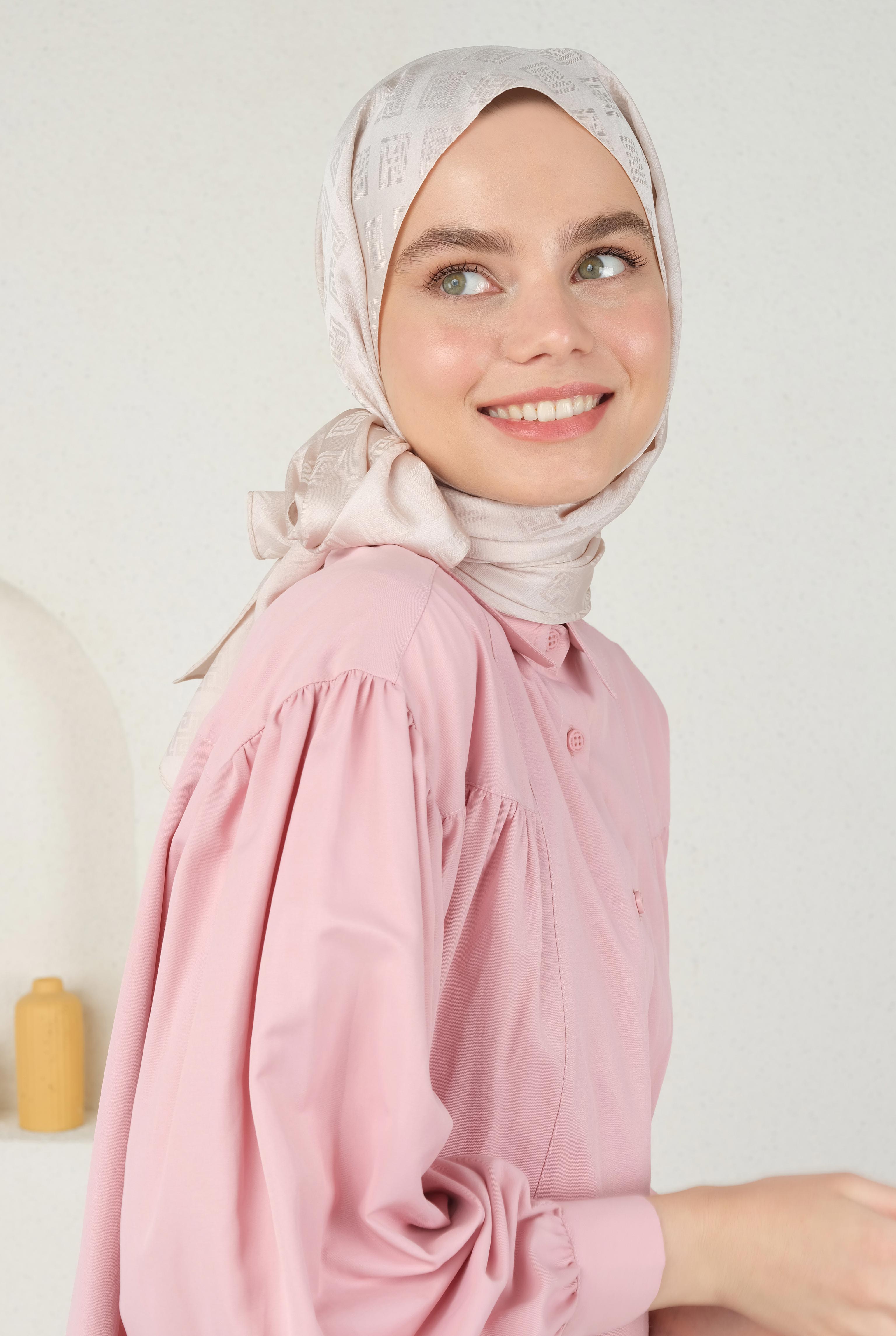 Logo Patterned Jacquard Shawl Powder - HE-QA