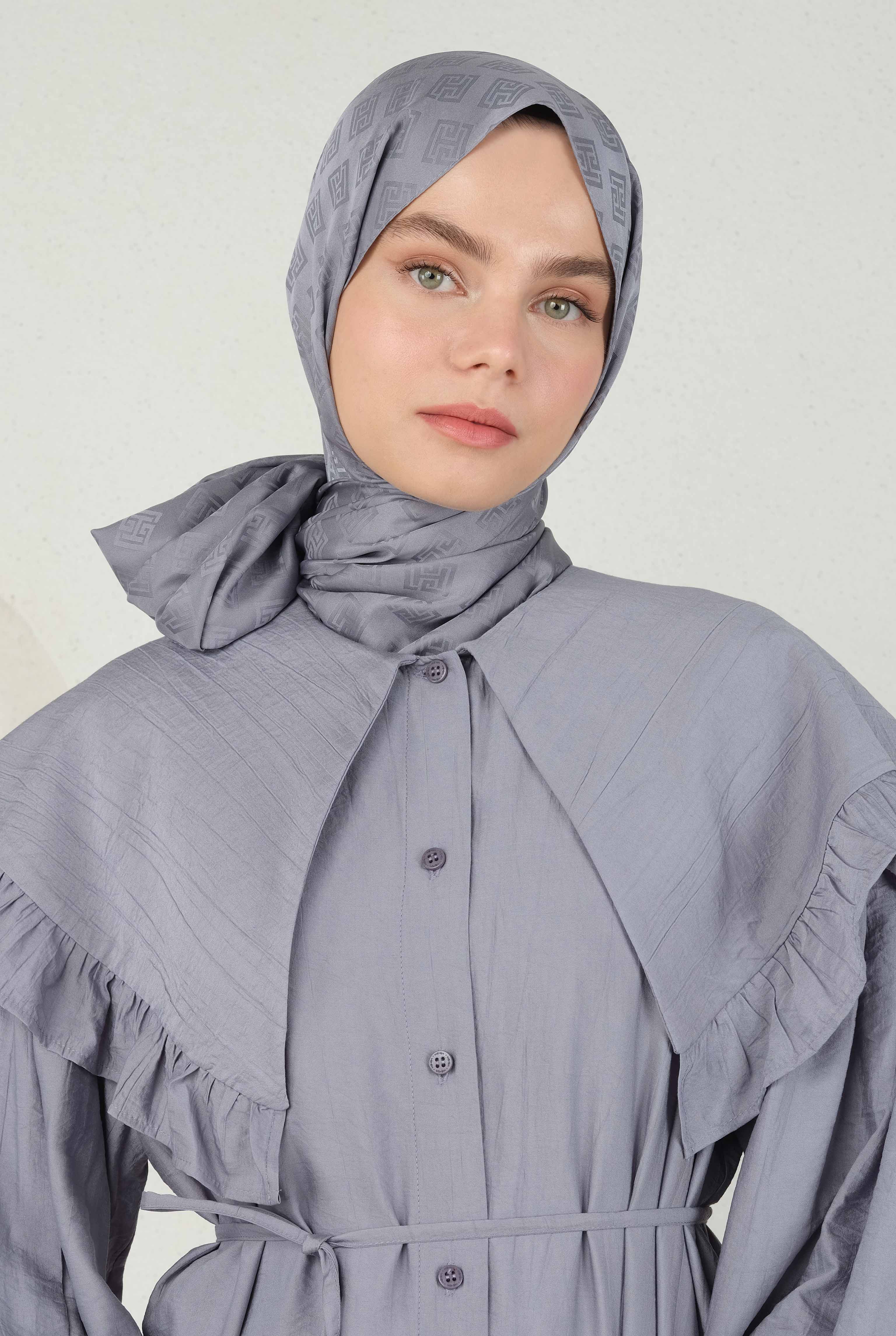 Logo Patterned Jacquard Shawl Brume - HE-QA