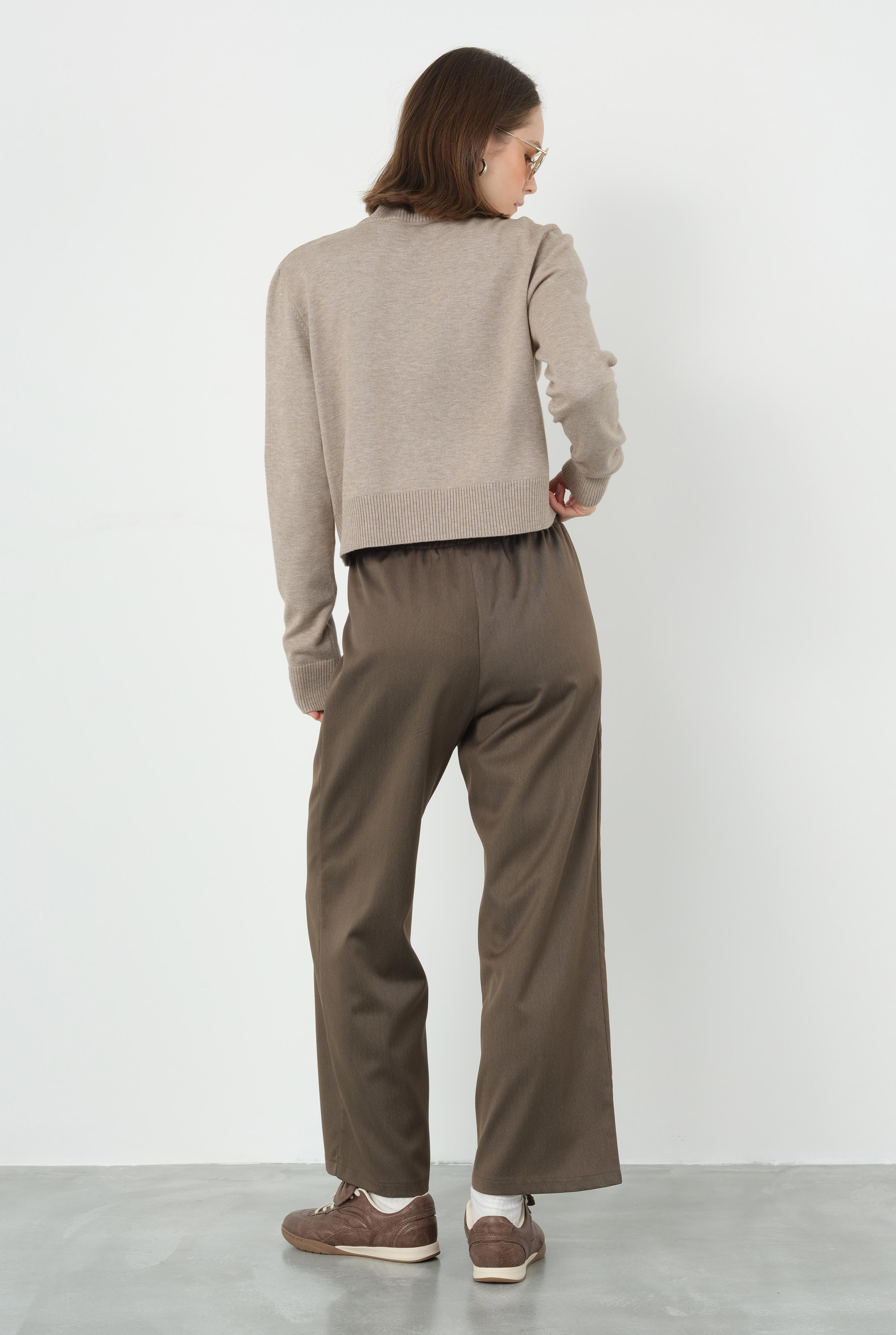 Stitch Detailed Trousers Nutshell - 3