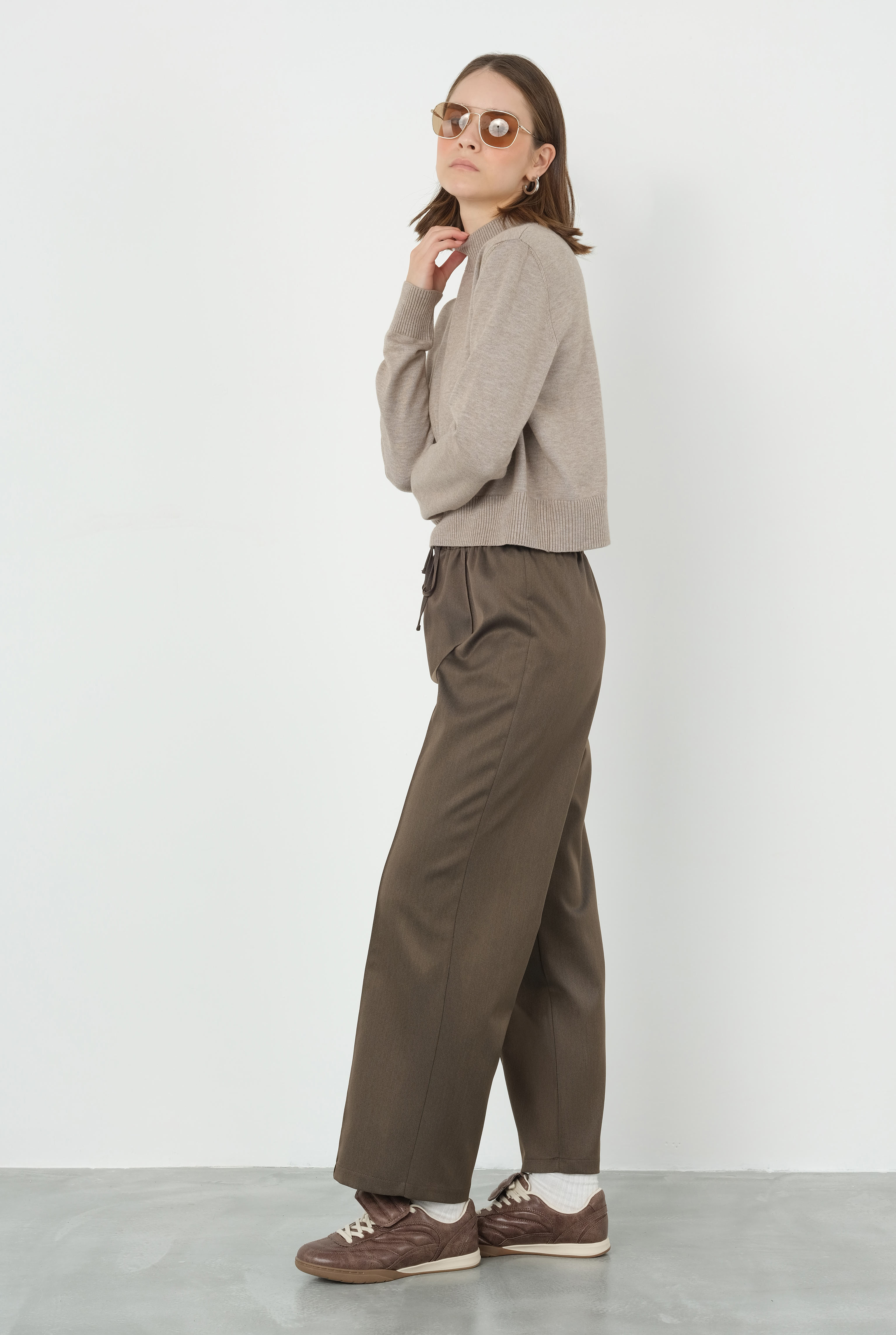Stitch Detailed Trousers Nutshell - 4