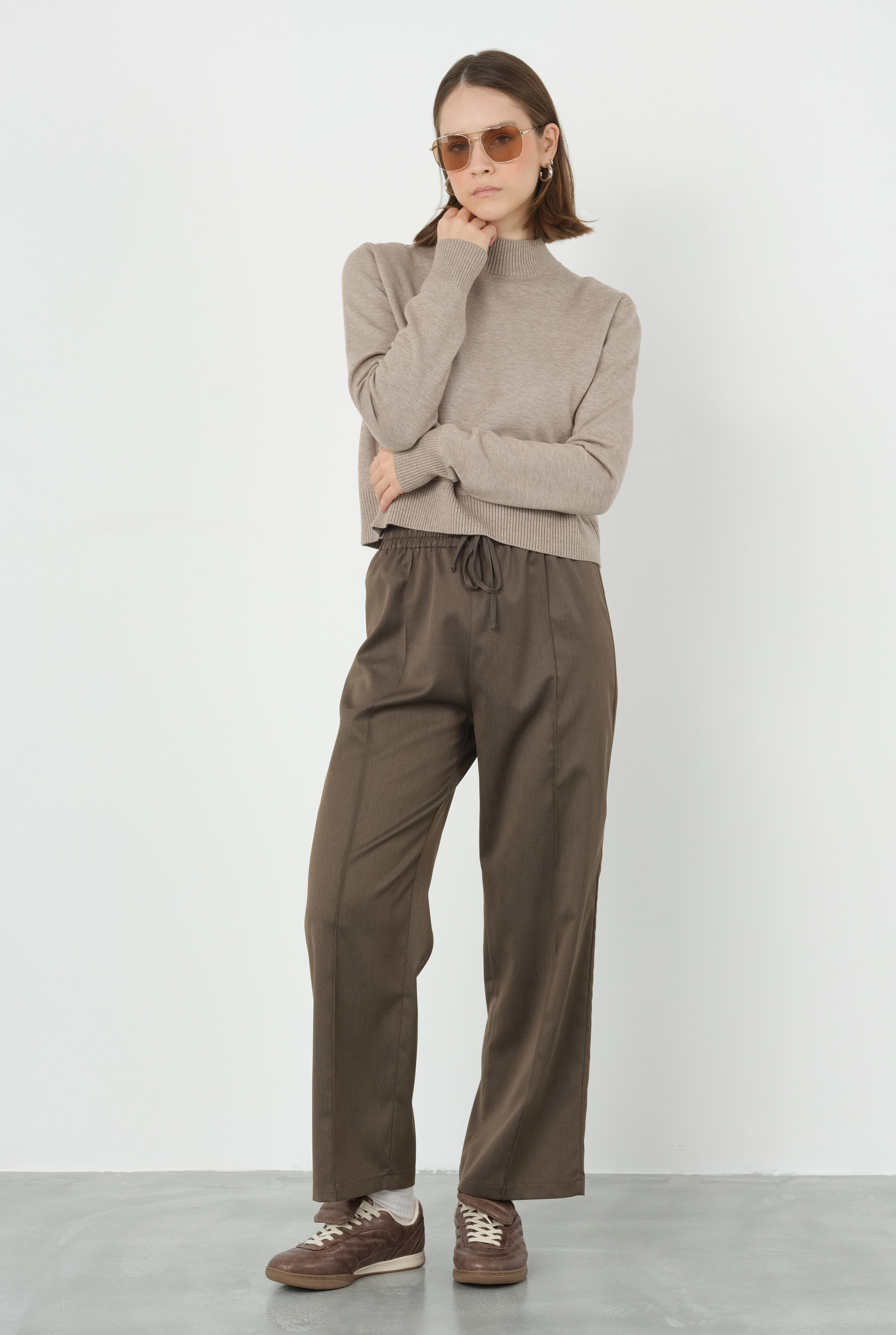 Stitch Detailed Trousers Nutshell - 5