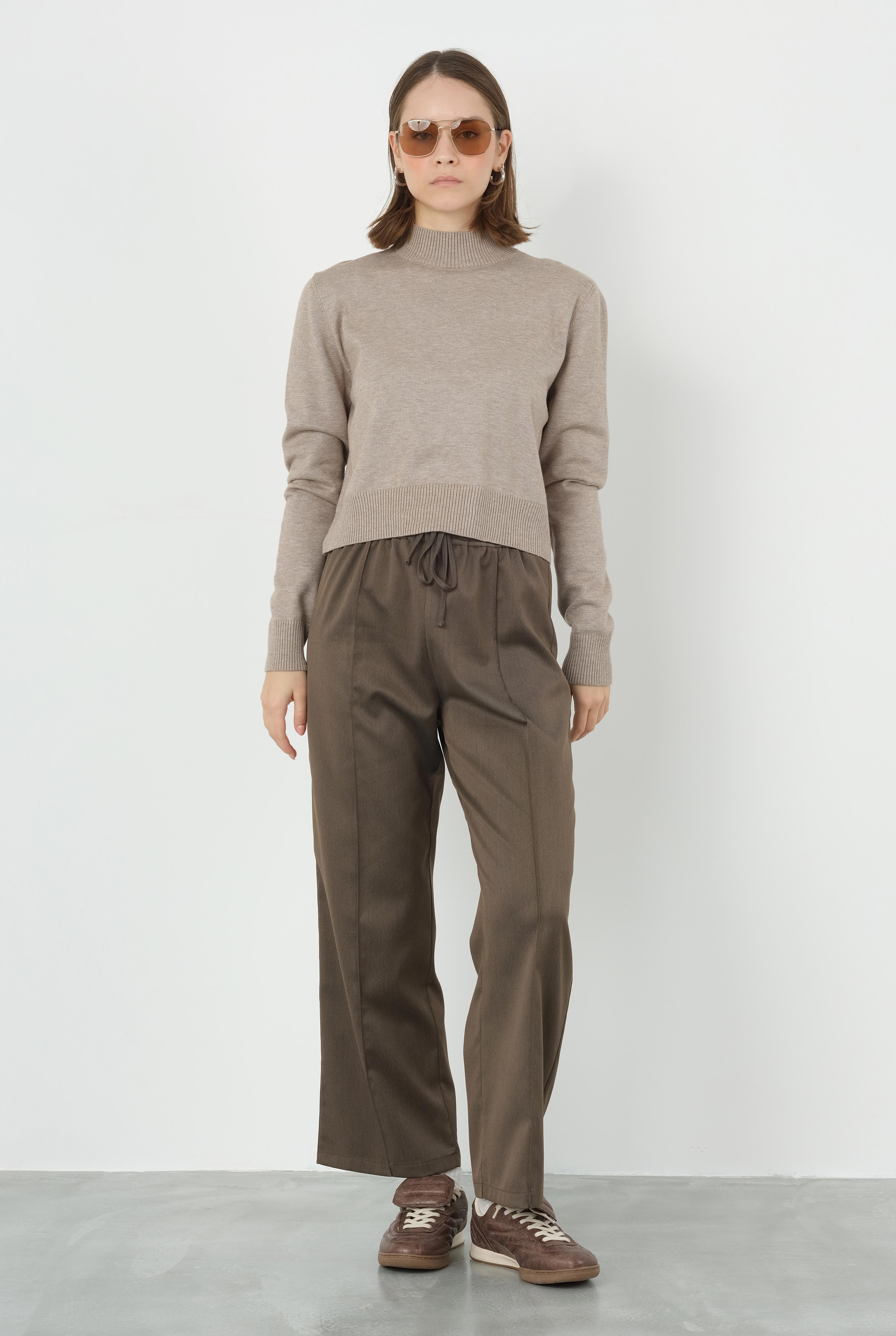 Stitch Detailed Trousers Nutshell - 1