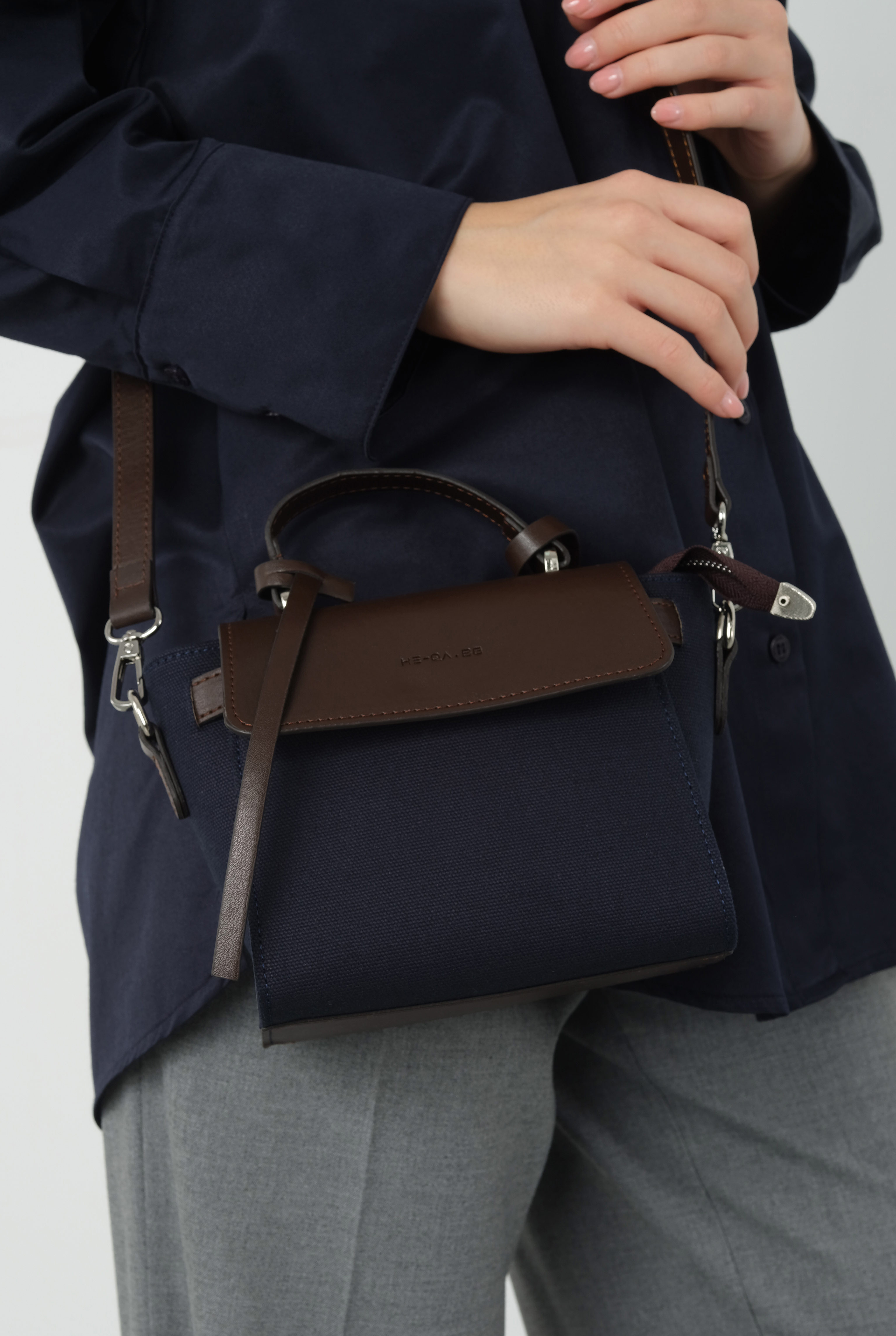 Leather Covered Canvas Bag Navy Blue - 8