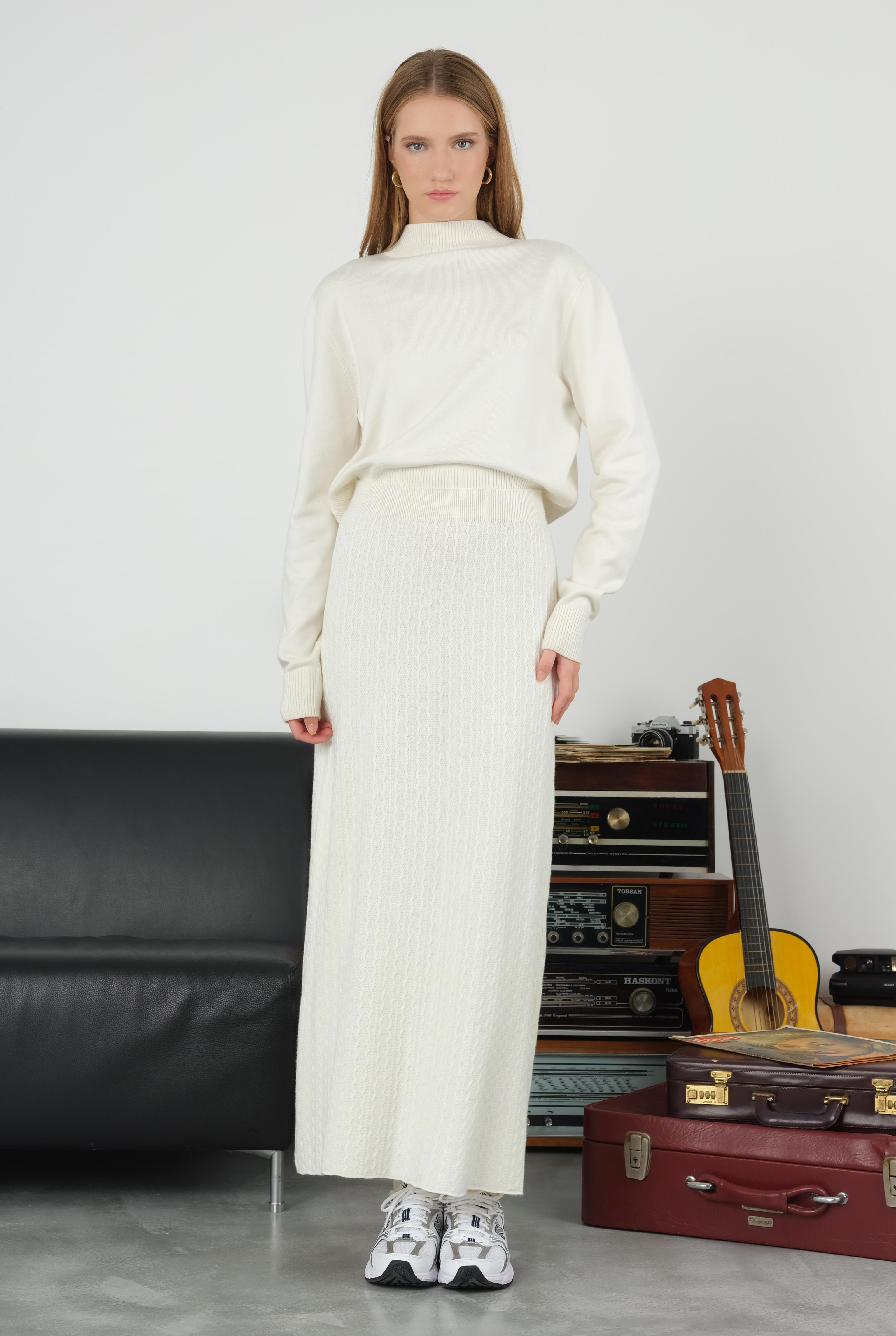 Textured Knitwear Skirt Ecru - 6