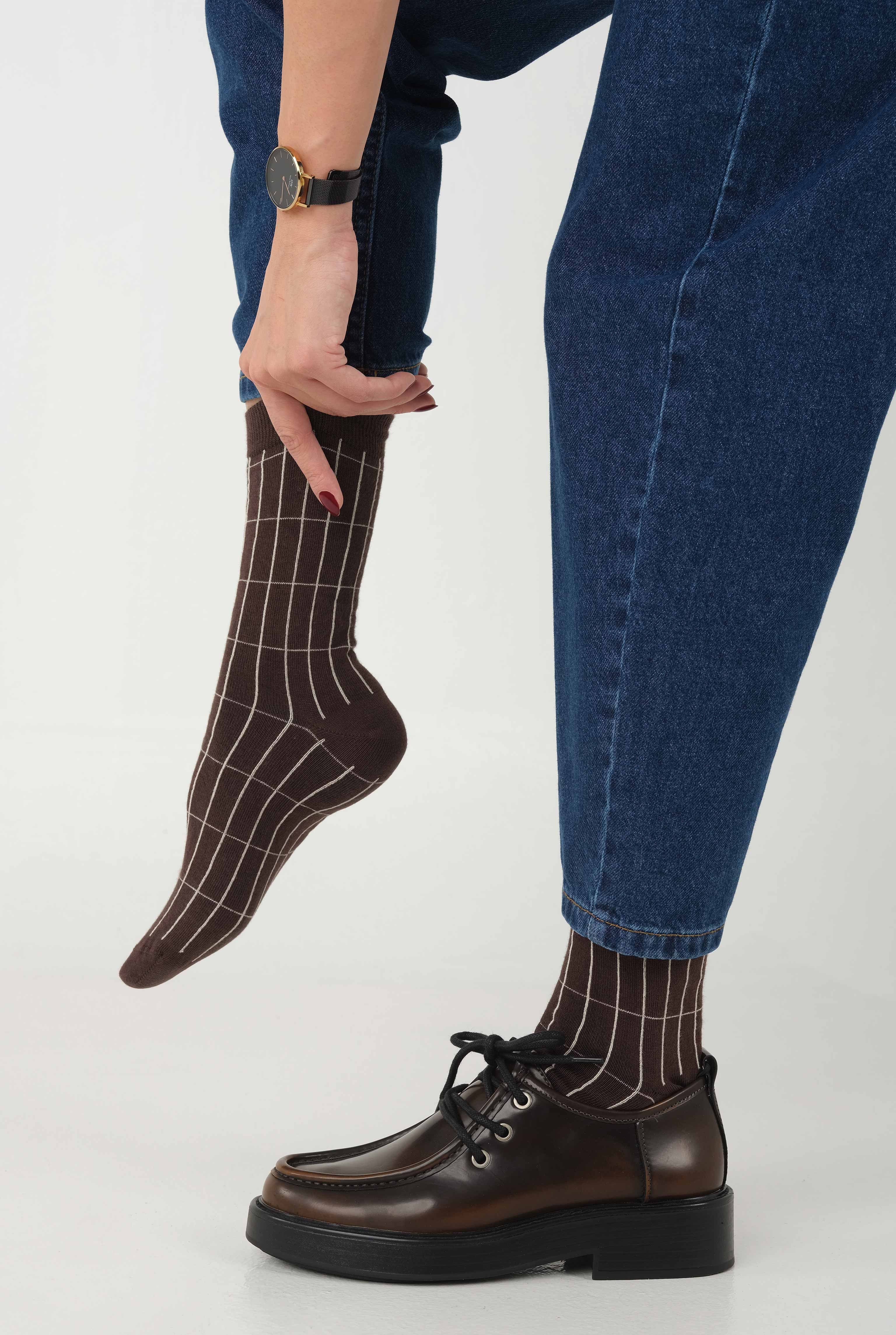 Grid Patterned Ankle Sock Dark Brown -Beige - 1