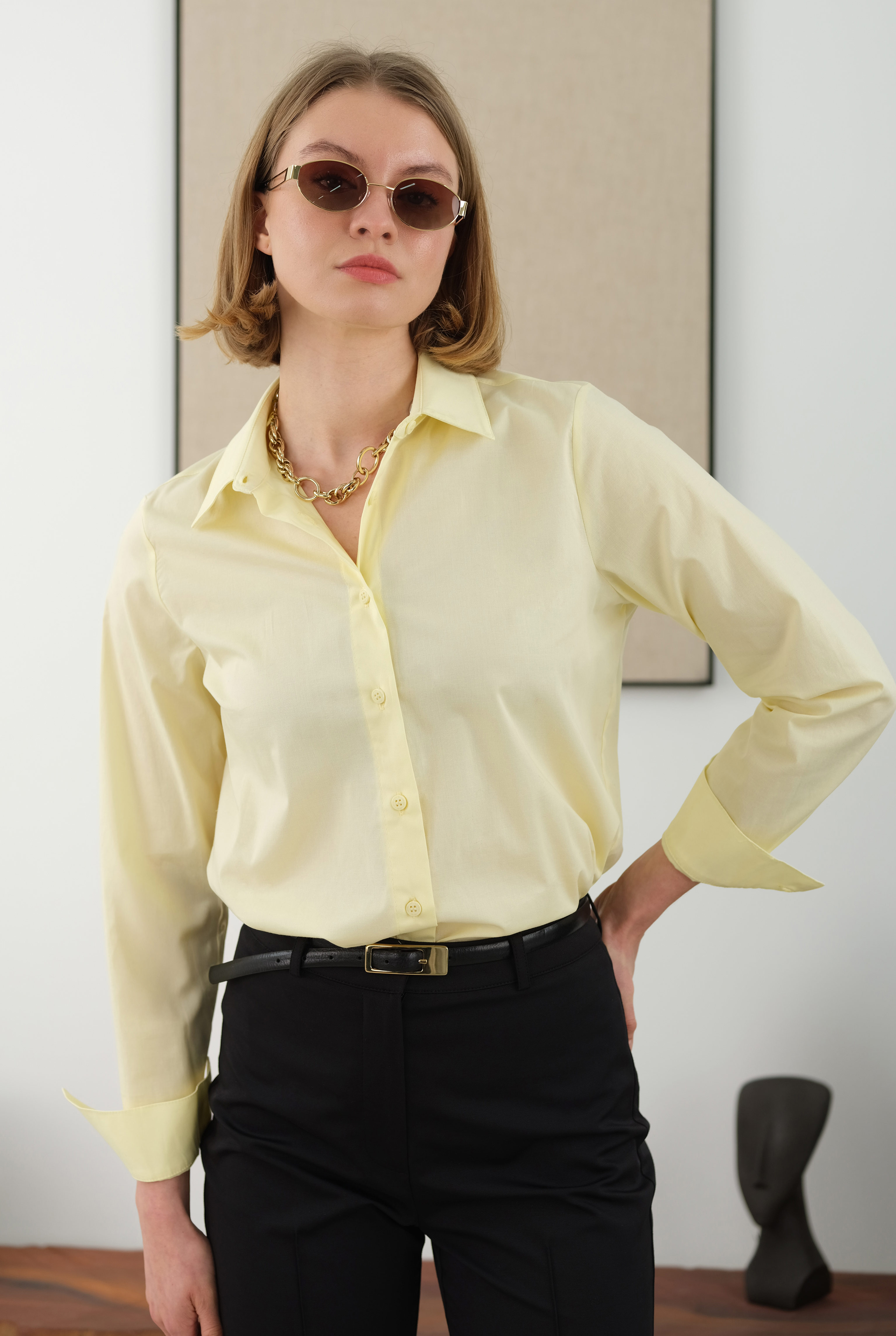 Short Fit Shirt Soft Yellow - HE-QA