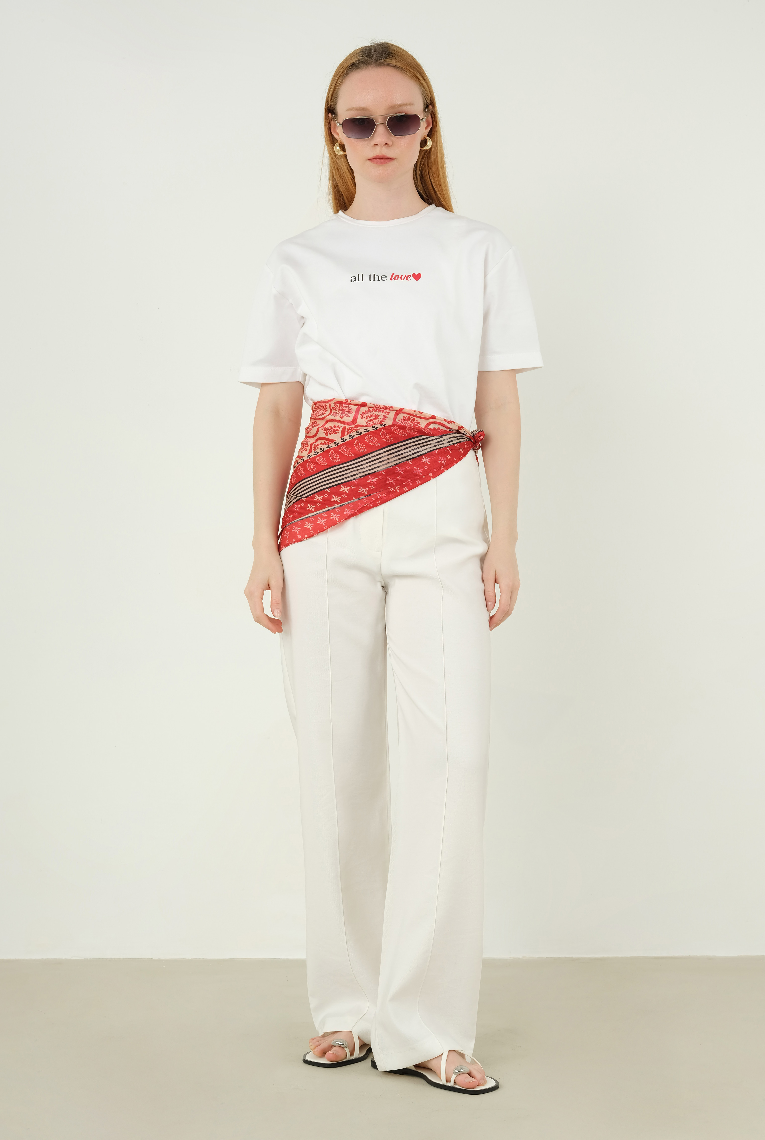All The Love T-Shirt White Down - 2