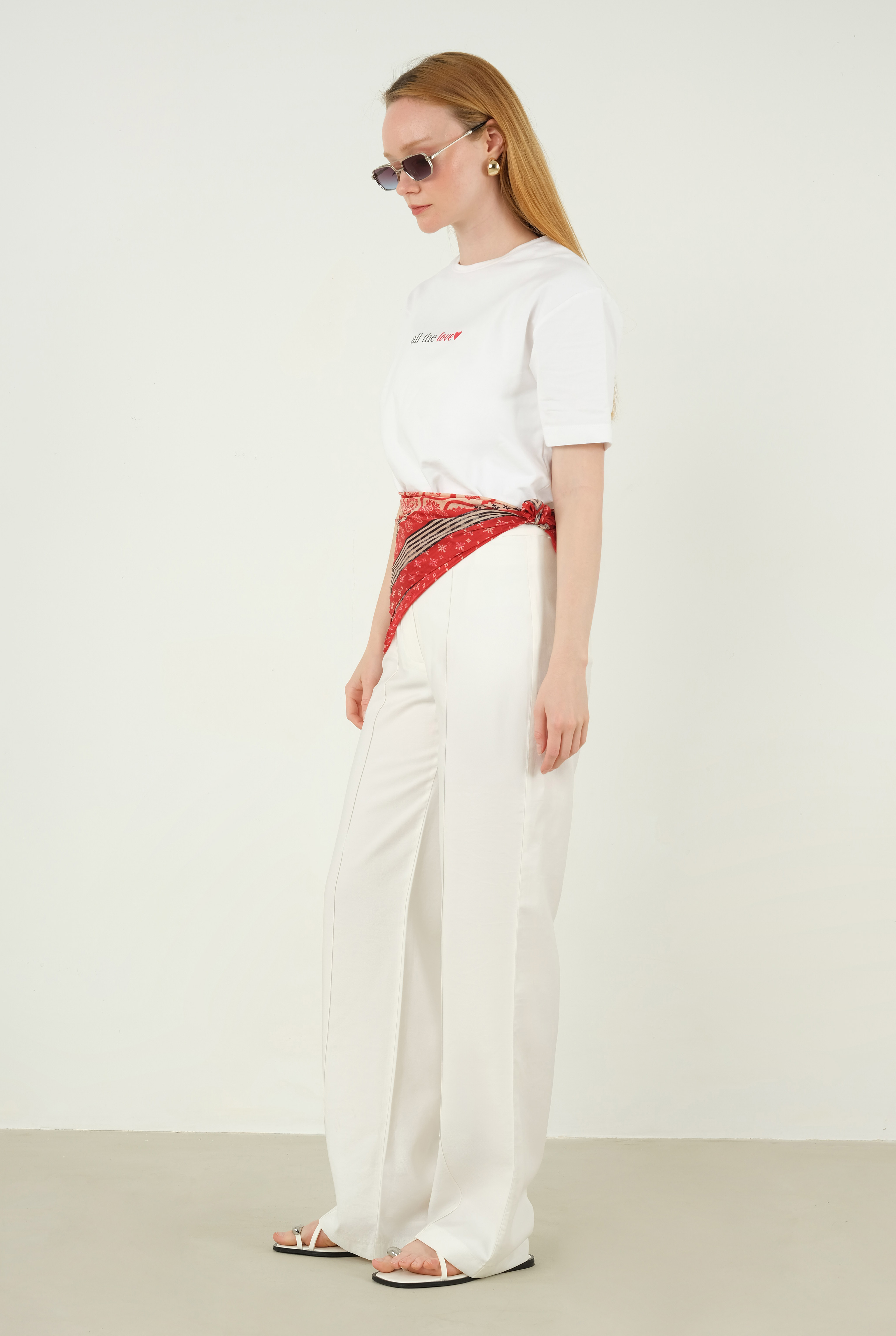 All The Love T-Shirt White Down - 3