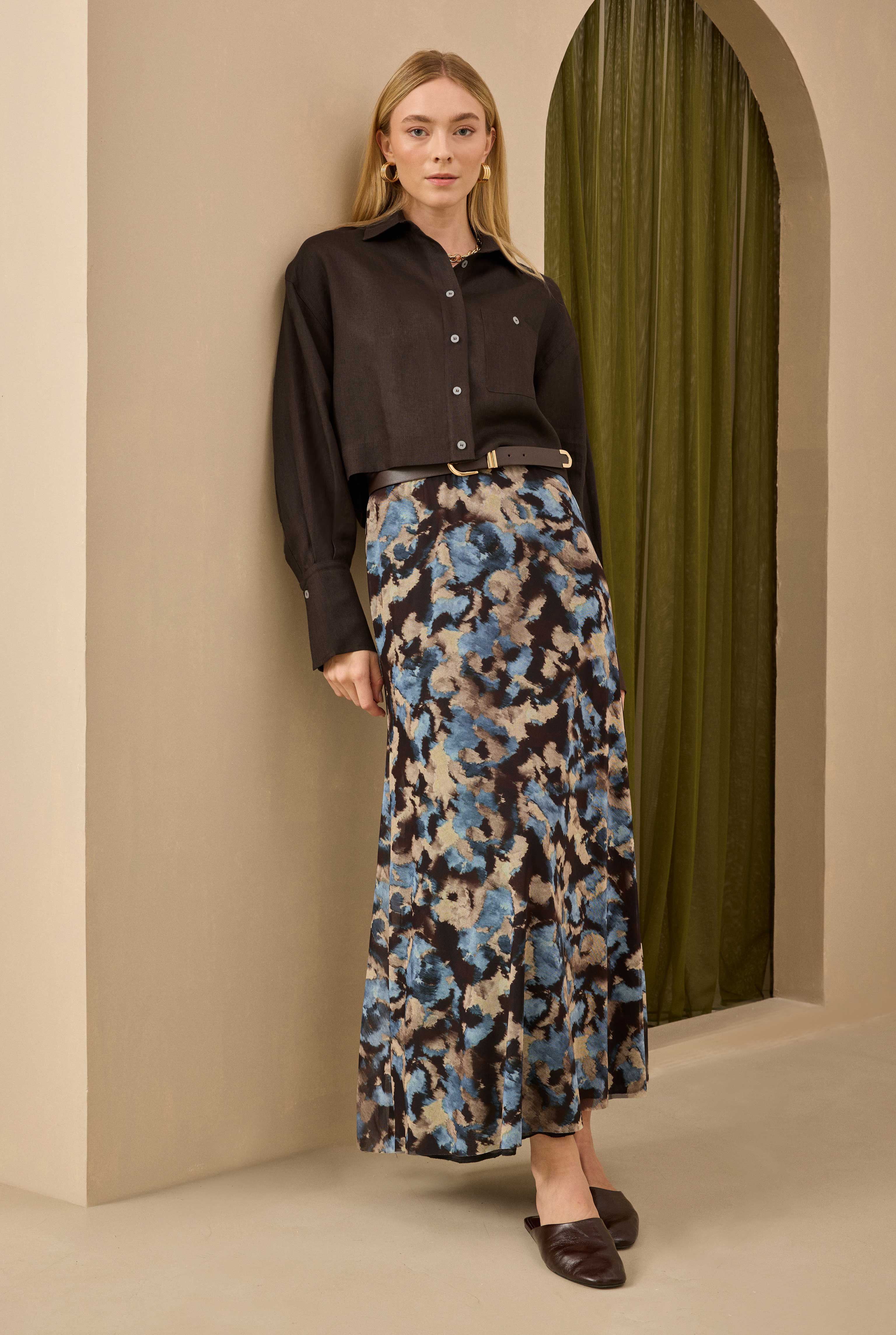Linen Crop Shirt Dark Brown - 3