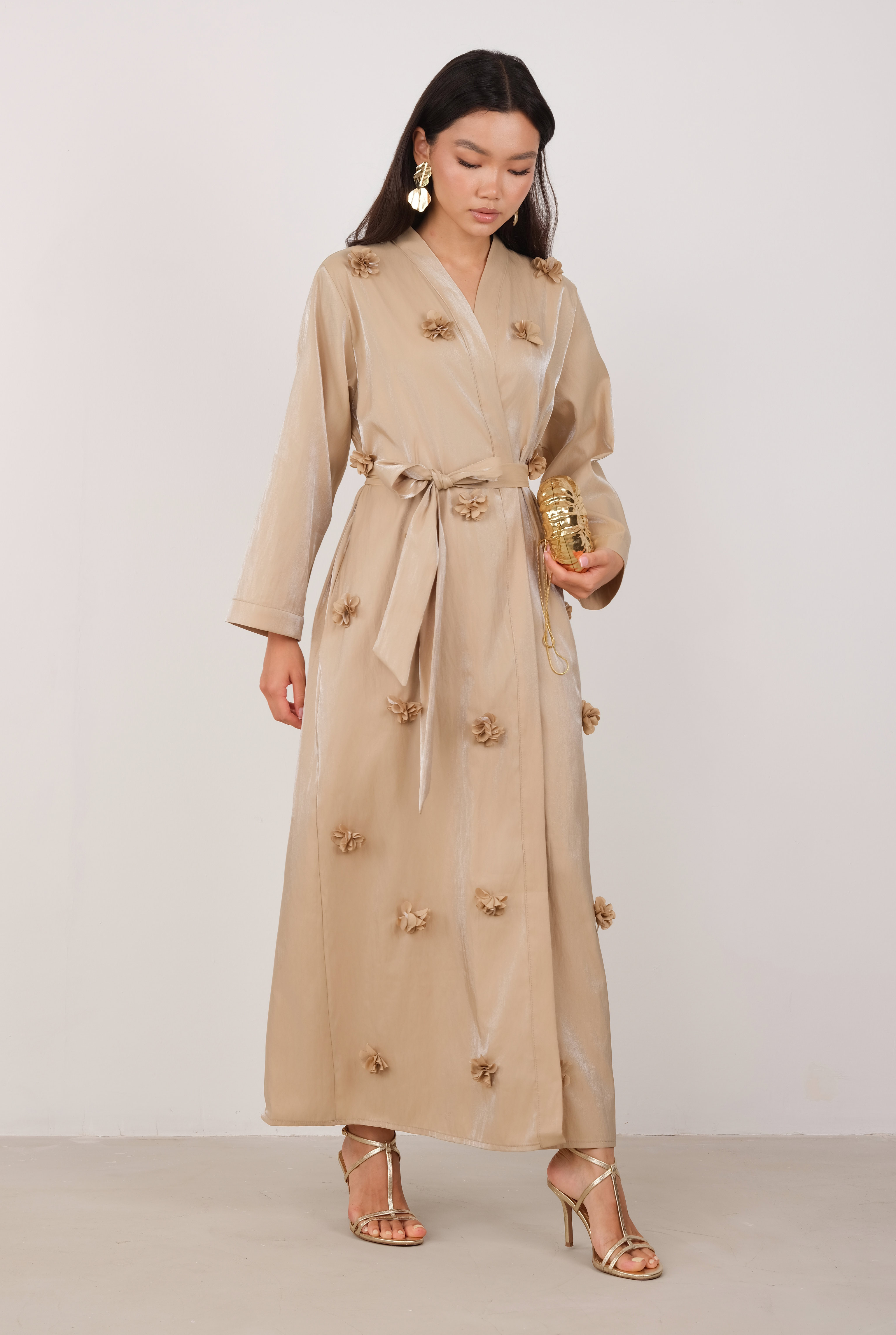 Çiçekli Aplikeli Abaya Koyu Bej - 1