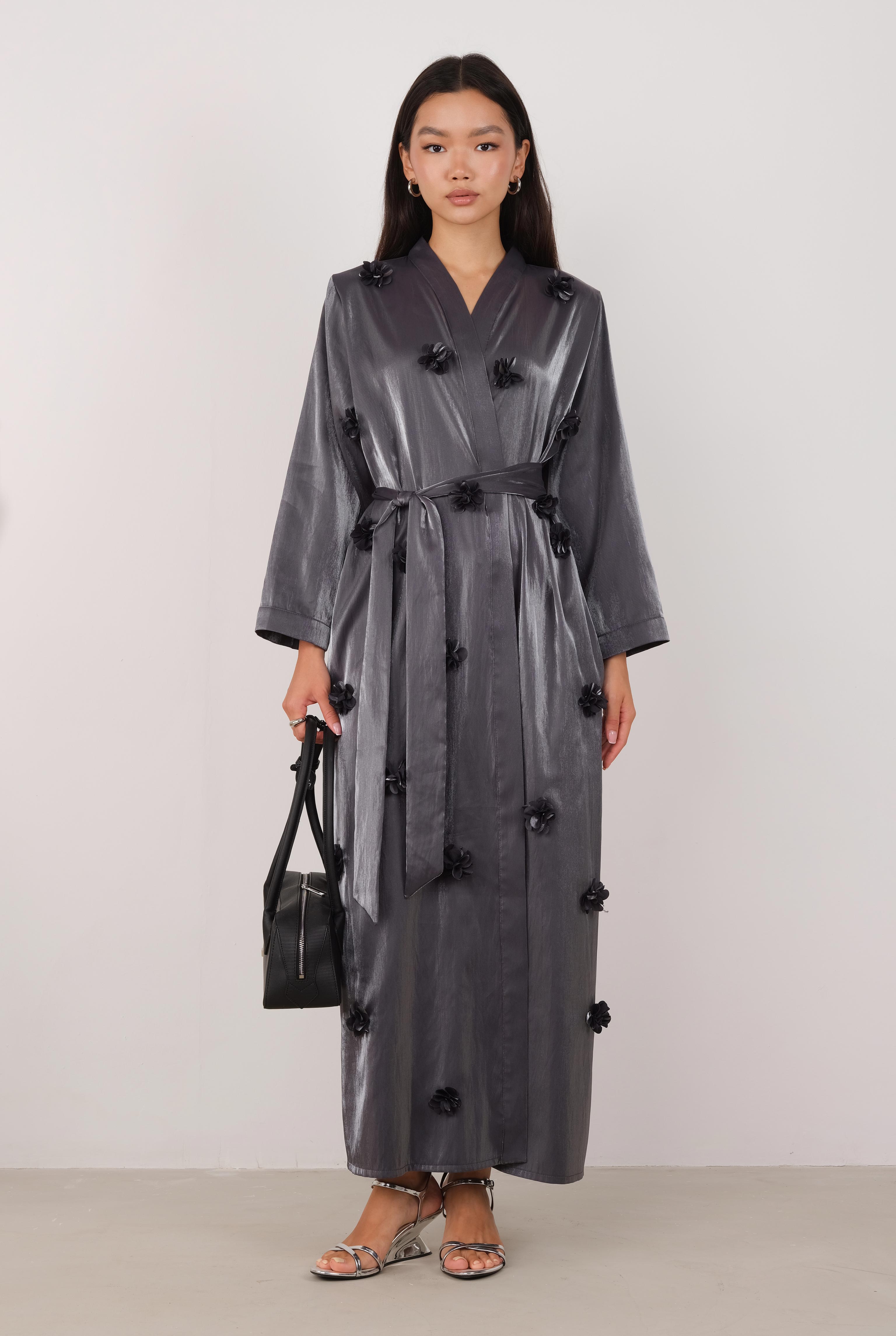 Çiçekli Aplikeli Abaya Siyah - 4