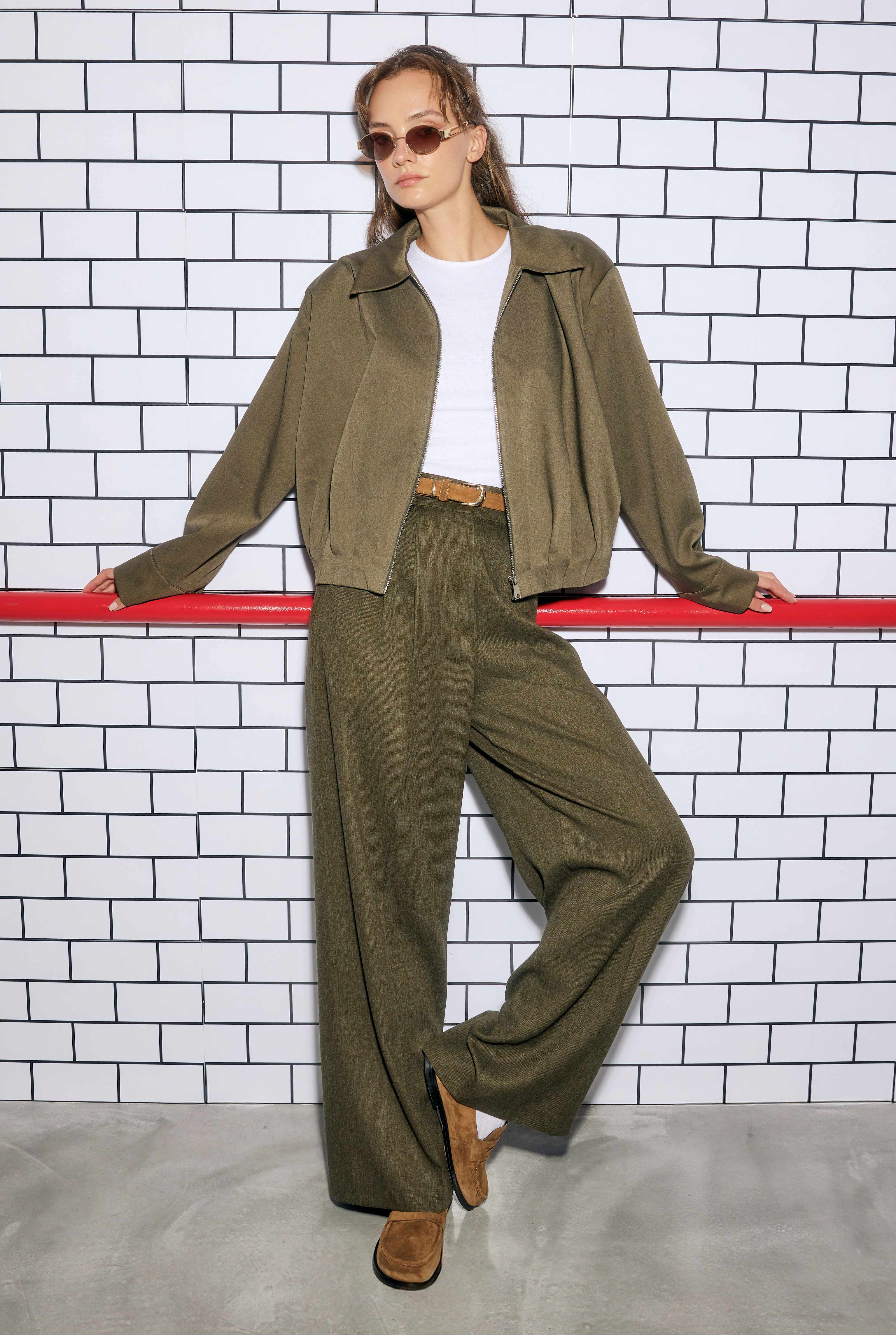 Pleated Detail Palazzo Trousers Jungle Green - HE-QA