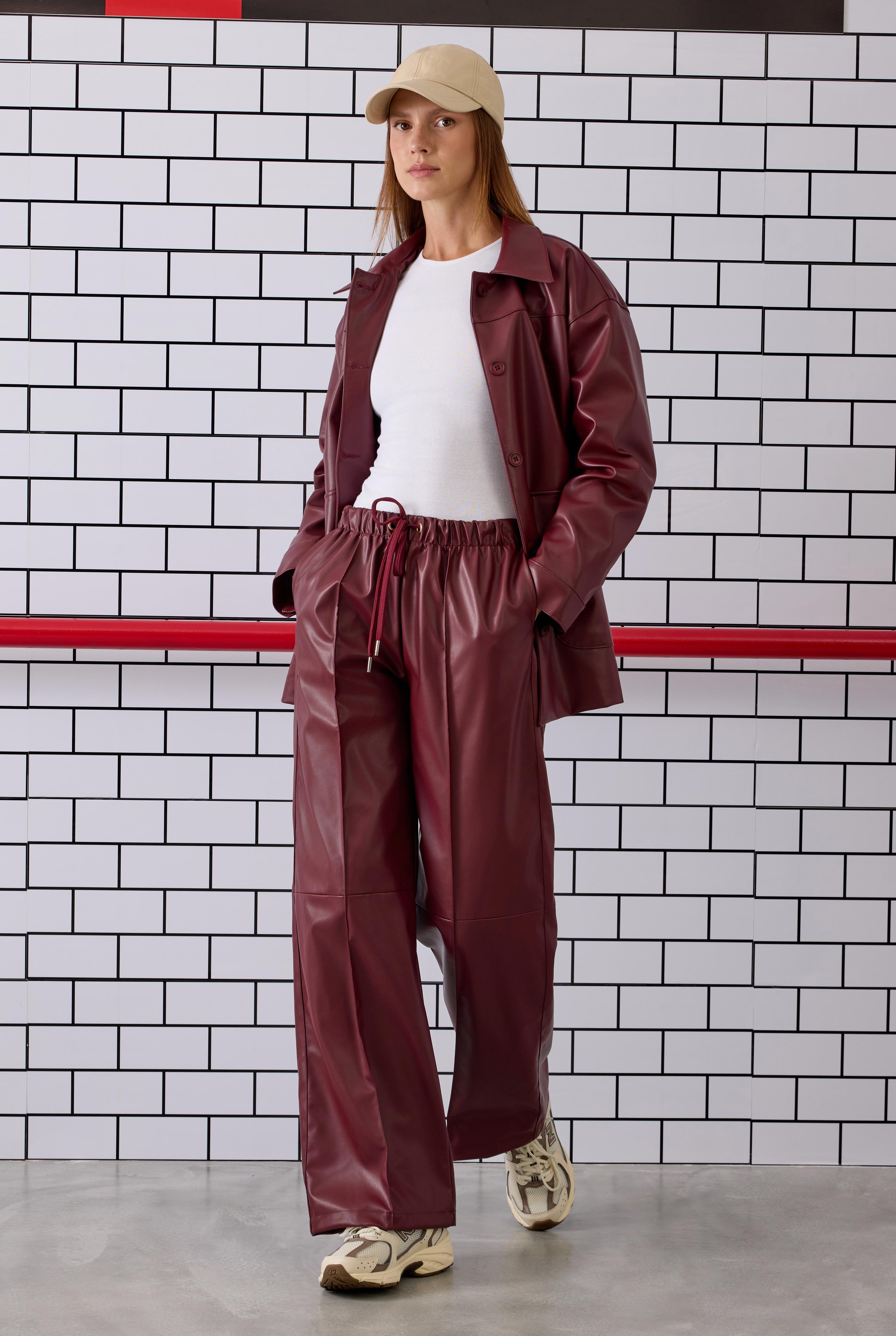 Relaxed-fit Leather Trousers Bordeaux - 2
