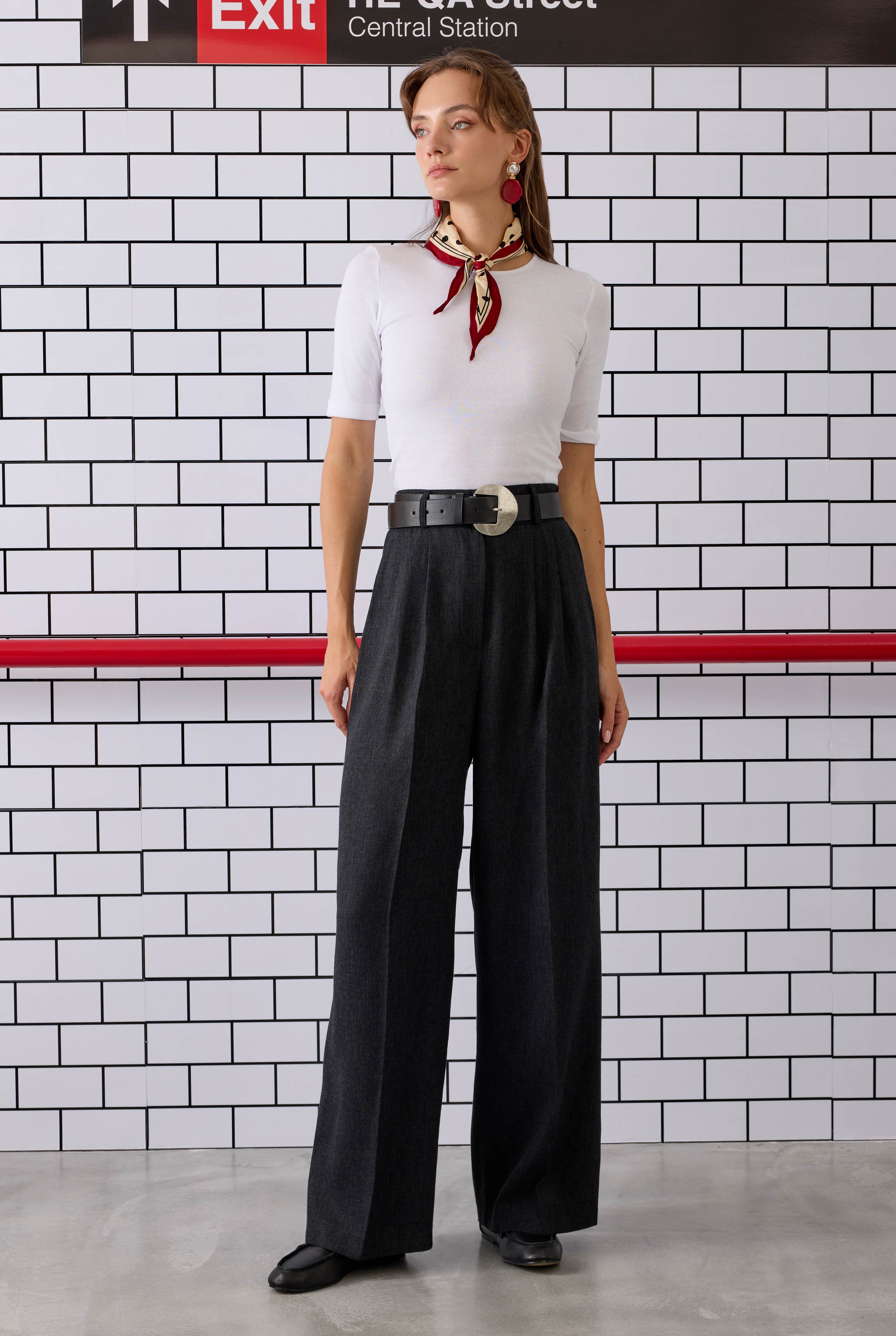 Belt With Oval Metal Buckle Black - 2