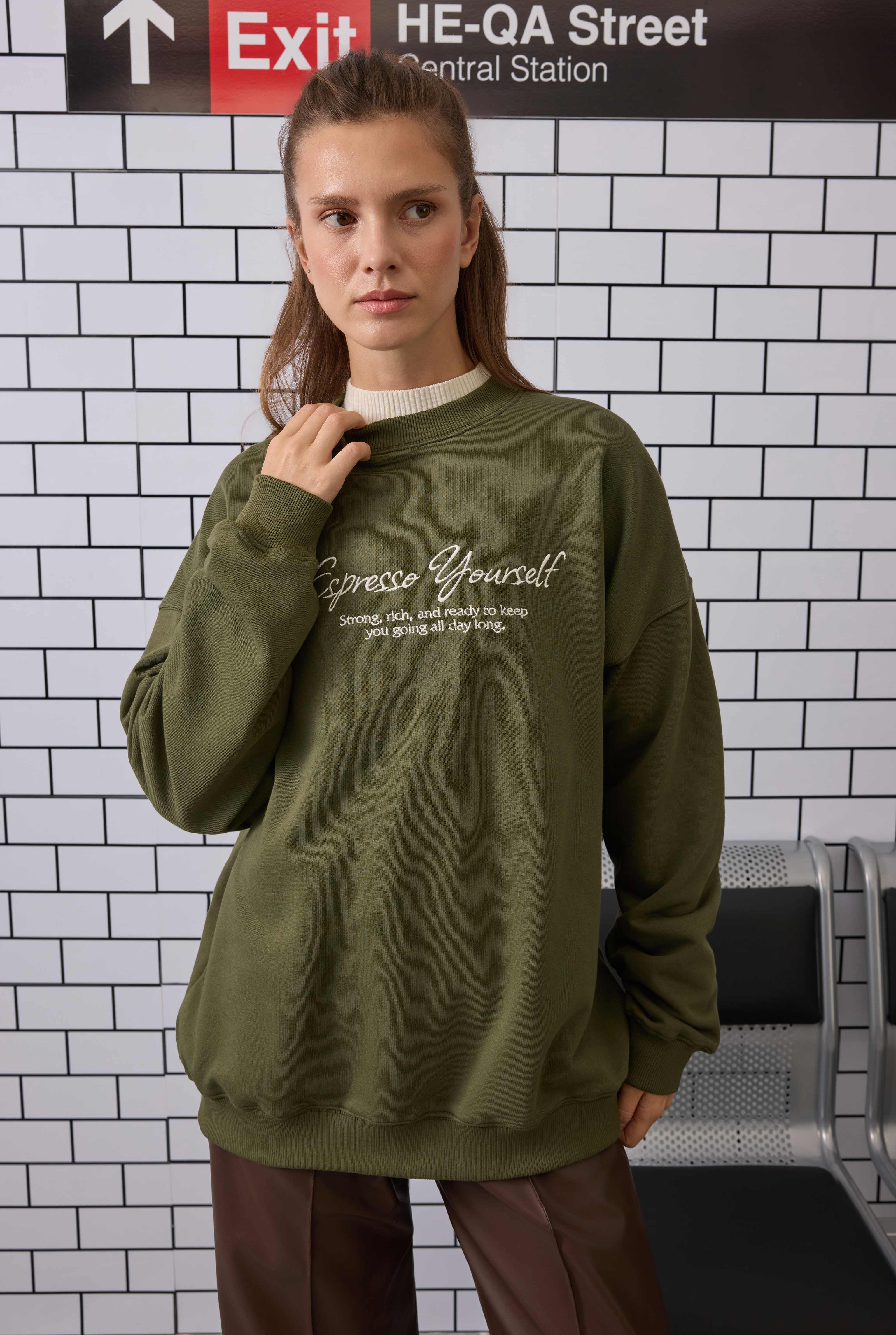 Embroidered Sweatshirt Moss Green - 3