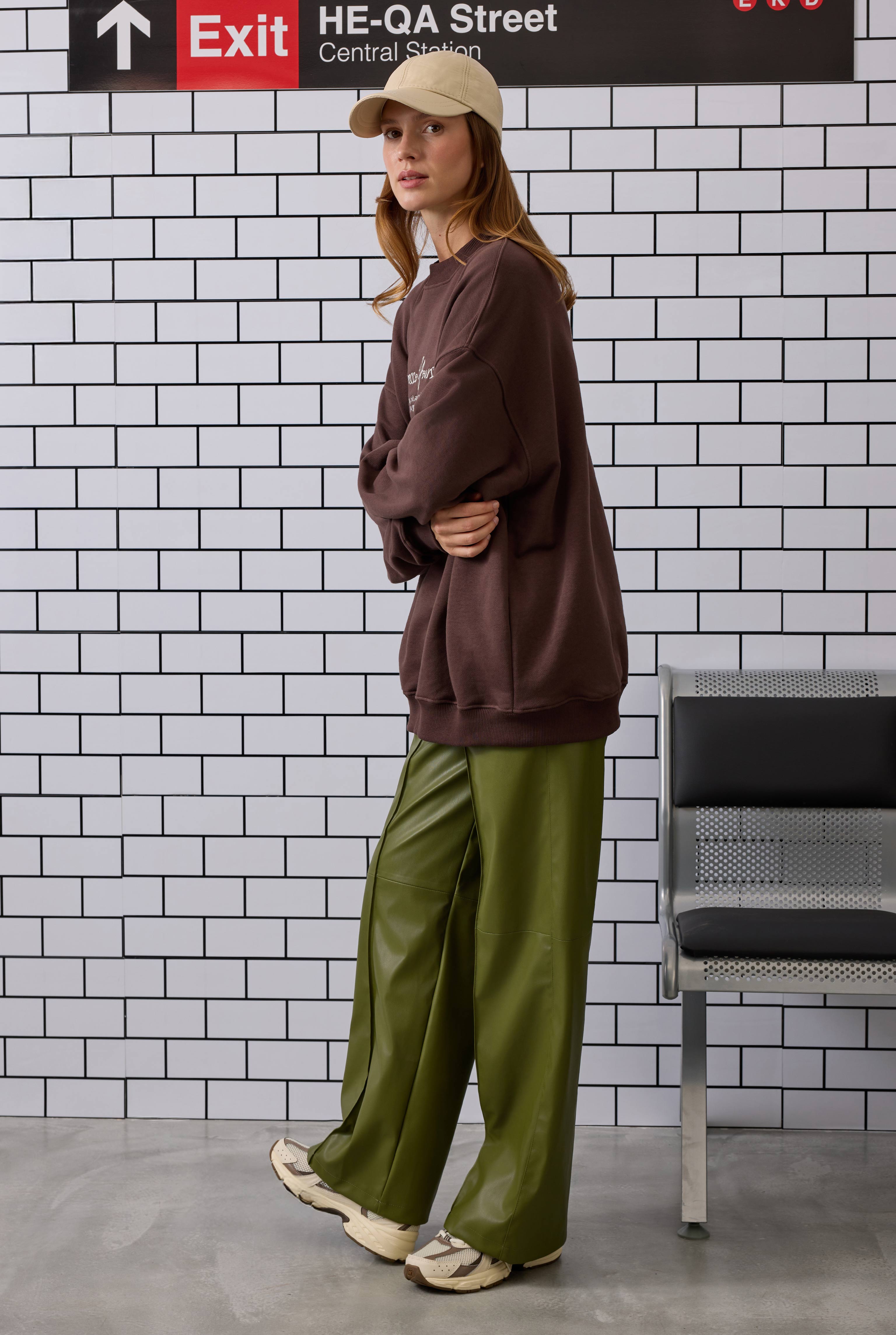 Relaxed-fit Leather Trousers Moss Green - 4