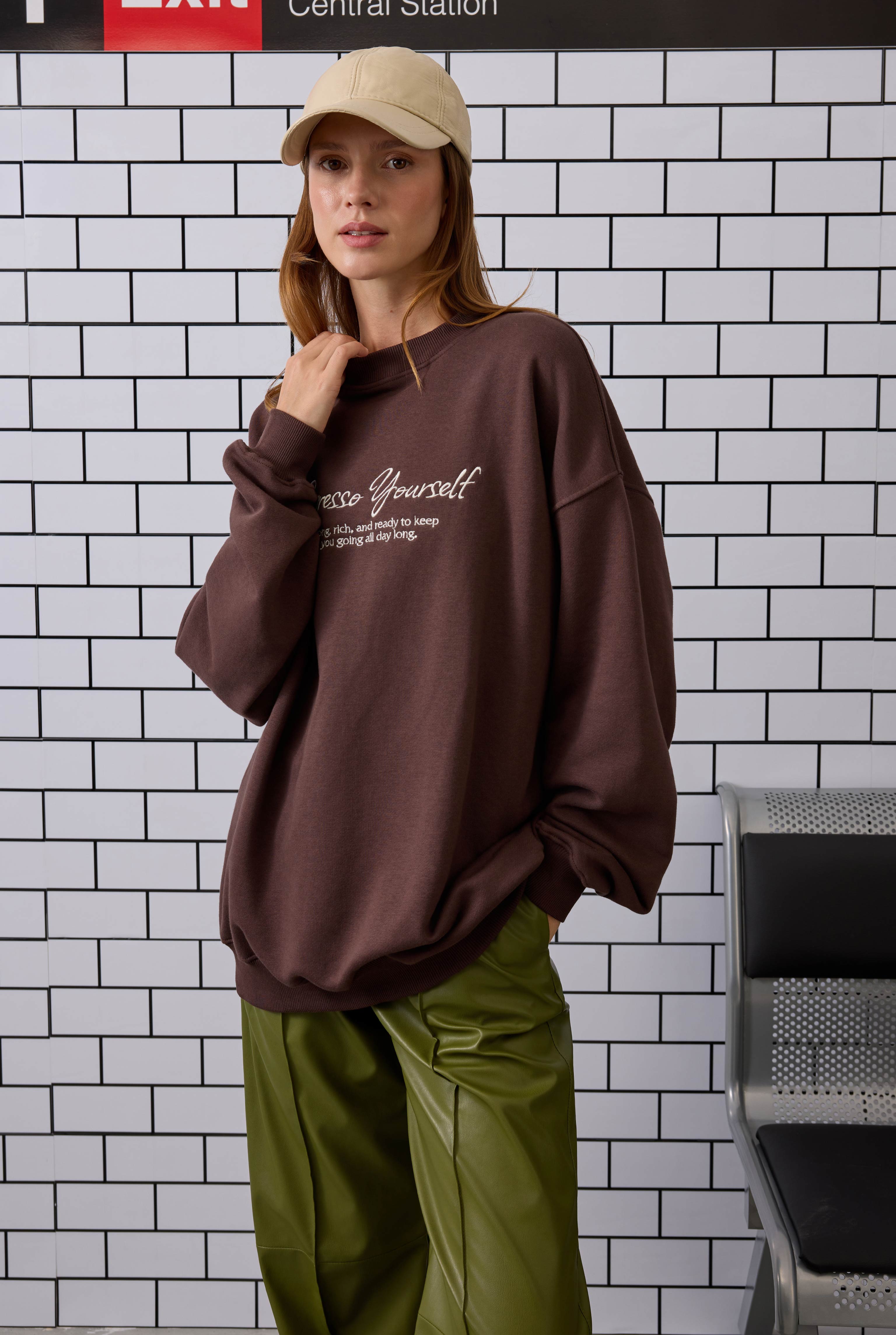Embroidered Sweatshirt Dark Brown - 2