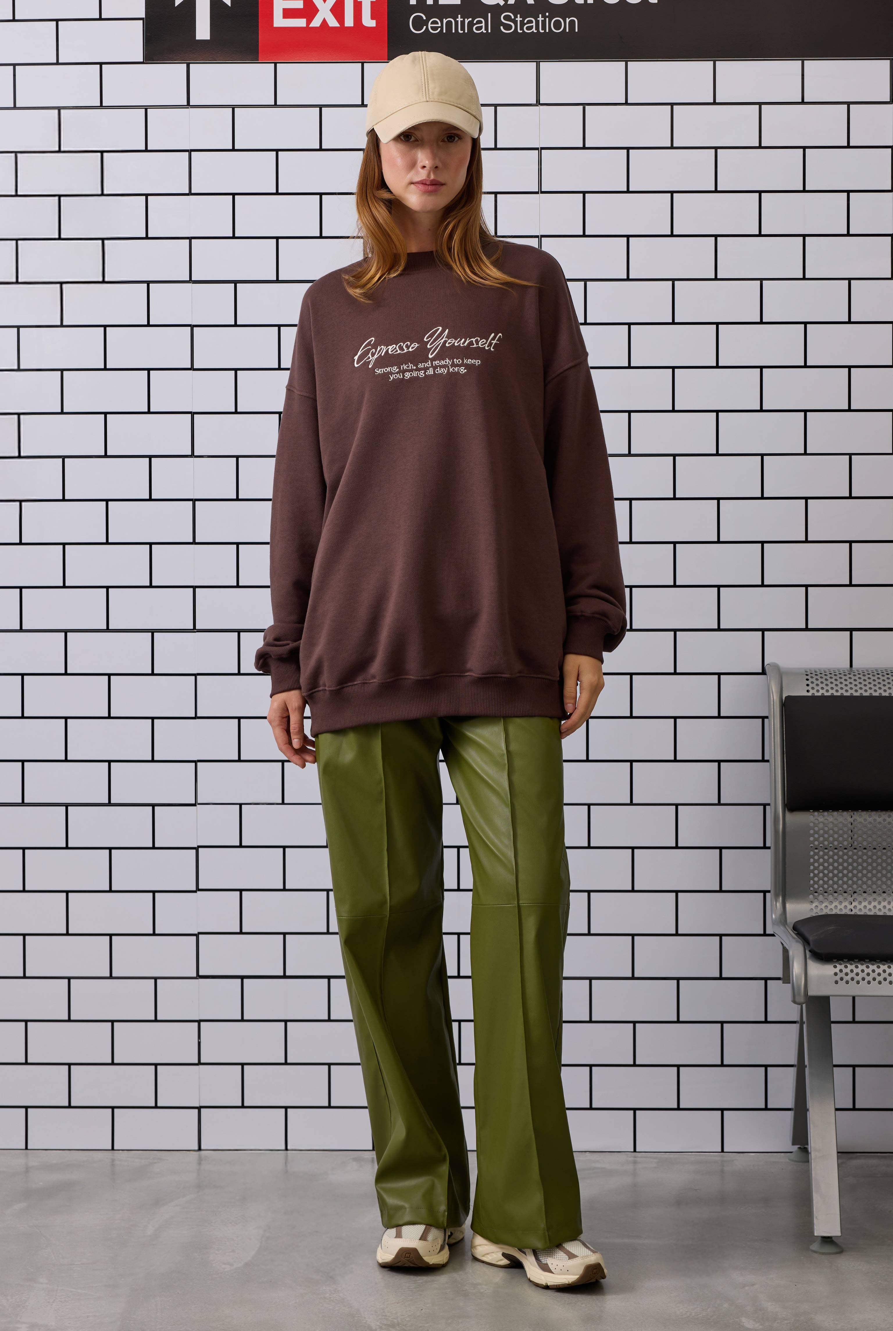 Embroidered Sweatshirt Dark Brown - 3