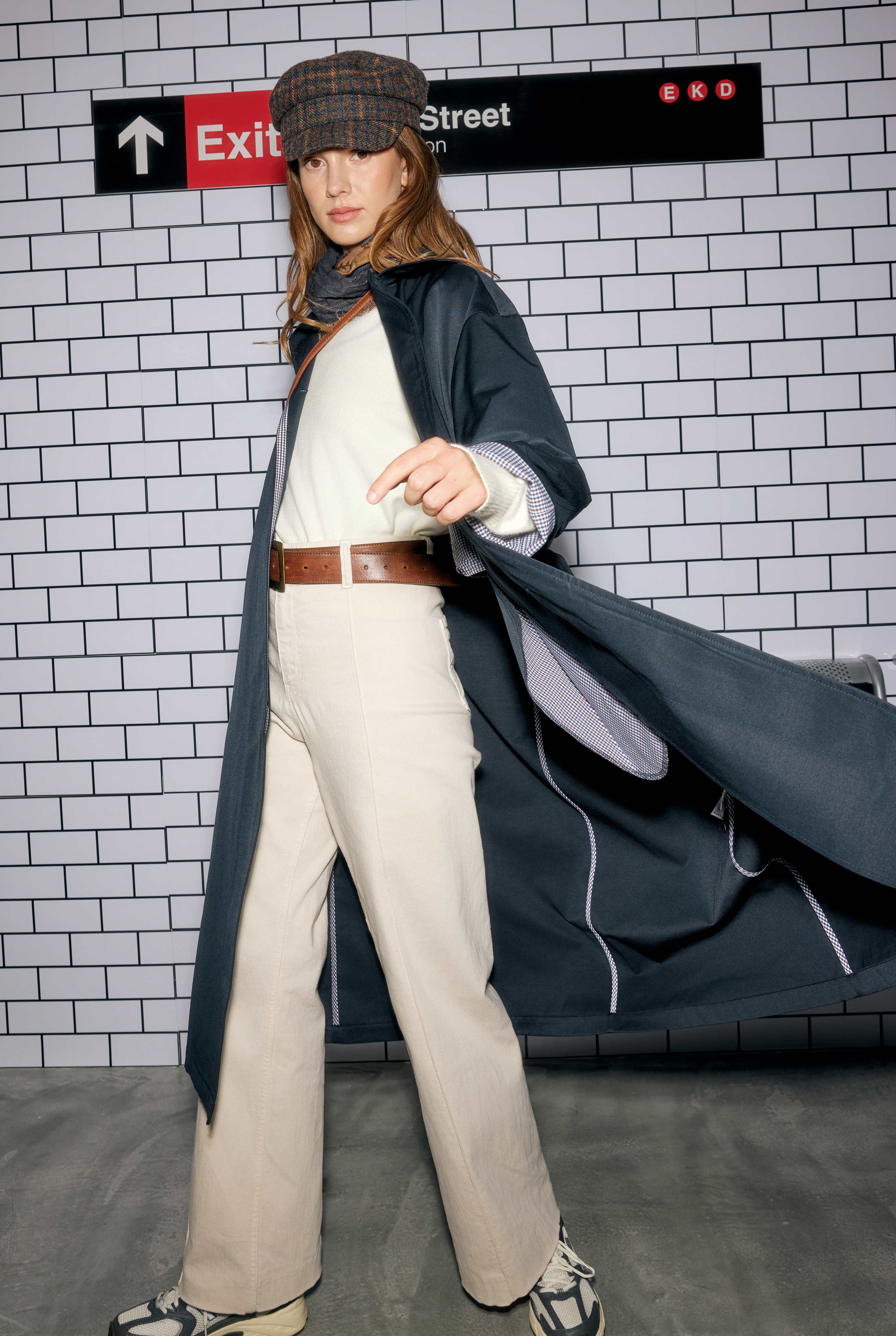 Minimal Trenchcoat Navy Blue - 3
