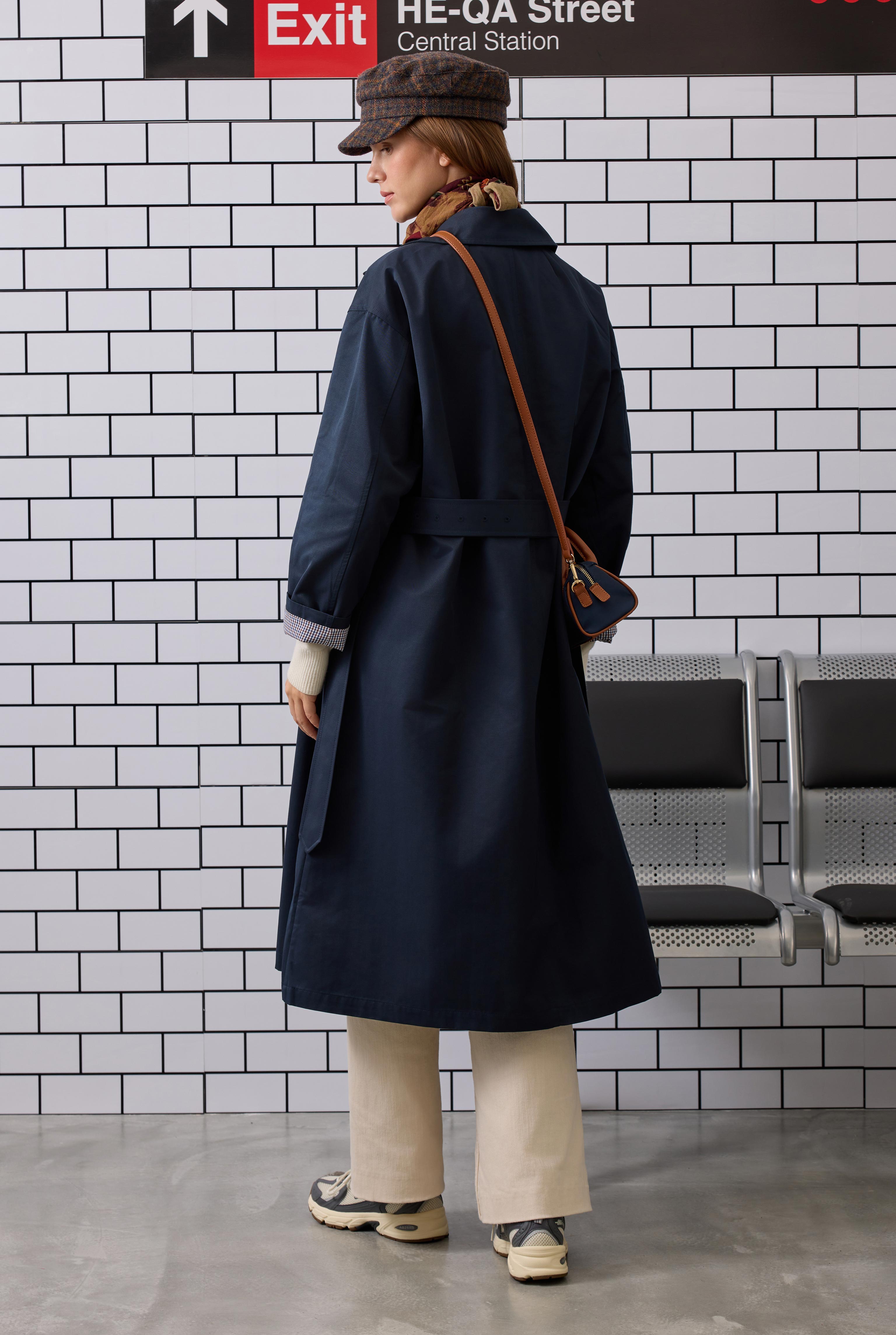 Minimal Trenchcoat Navy Blue - 4