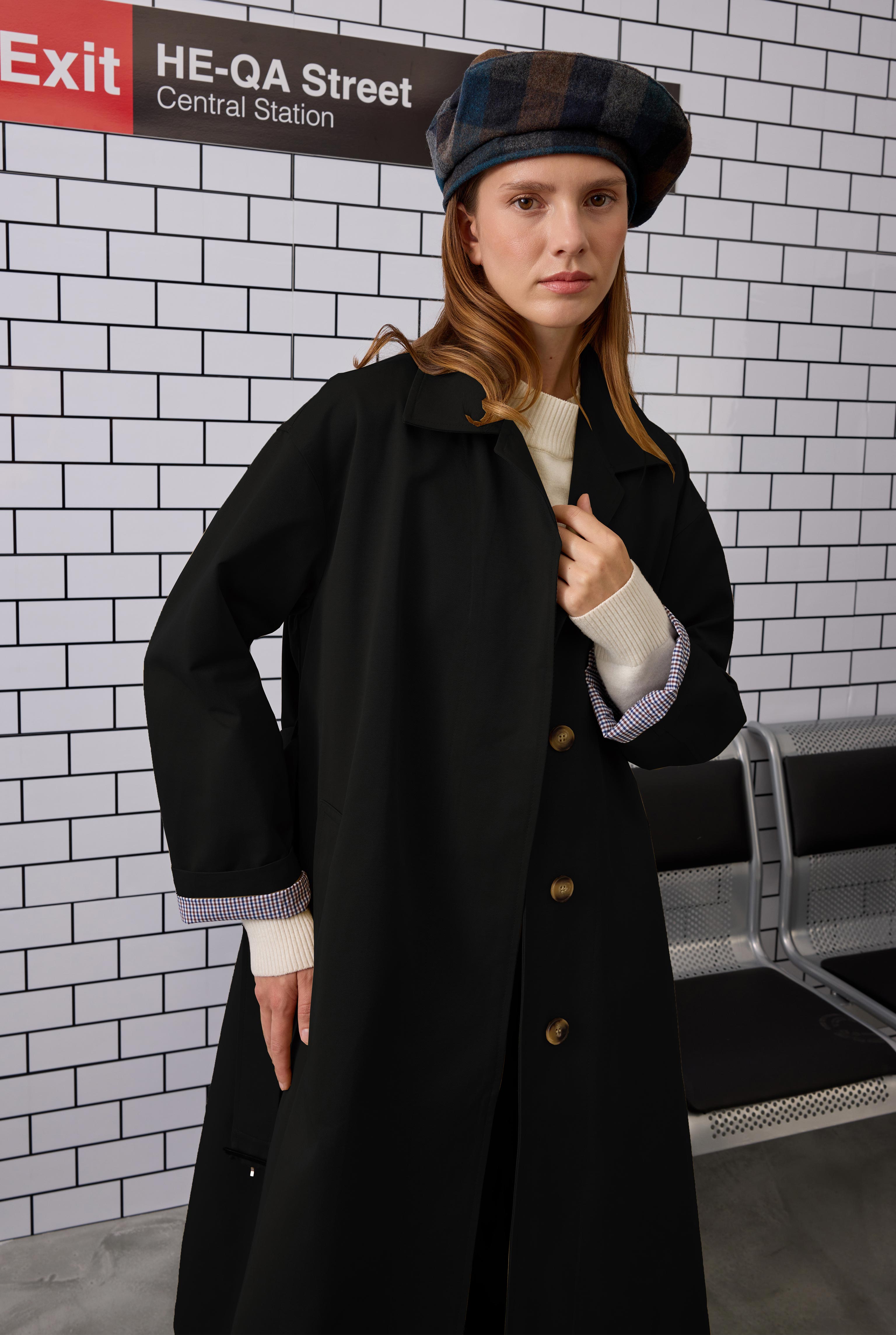 Minimal Trenchcoat Black - HE-QA