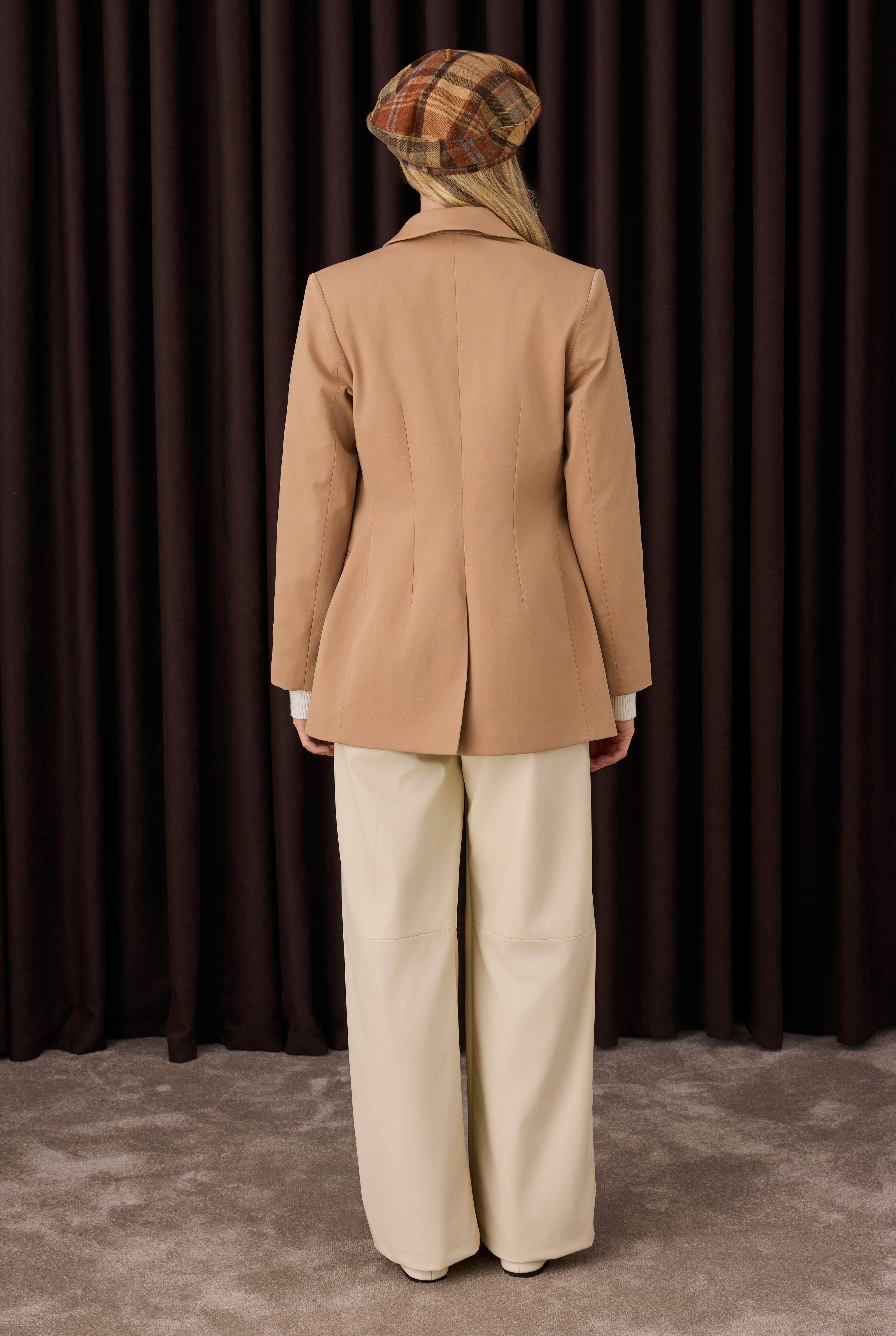 Waist-cinching Jacket Camel - 5