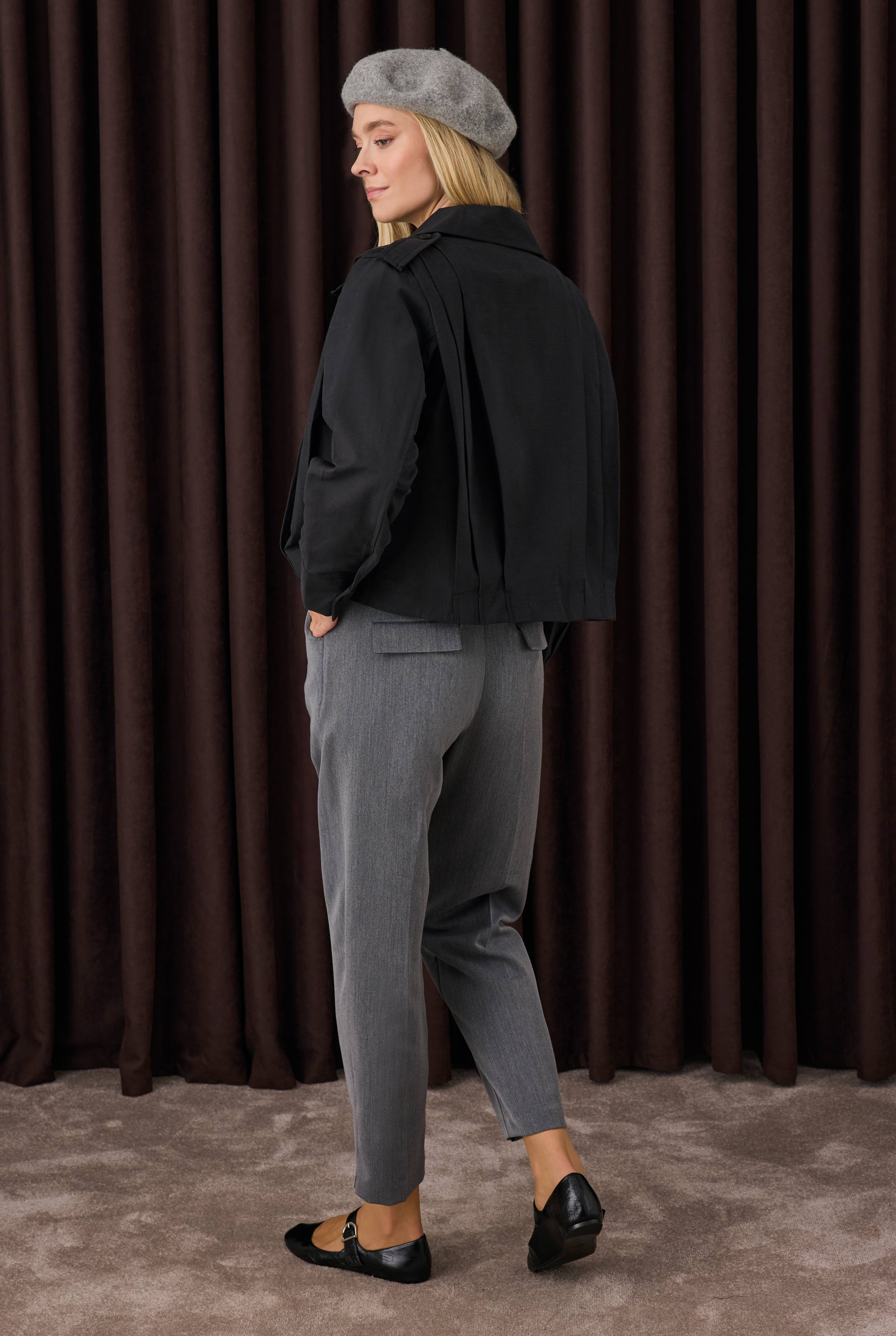 Pleated Short Jacket Black - 5