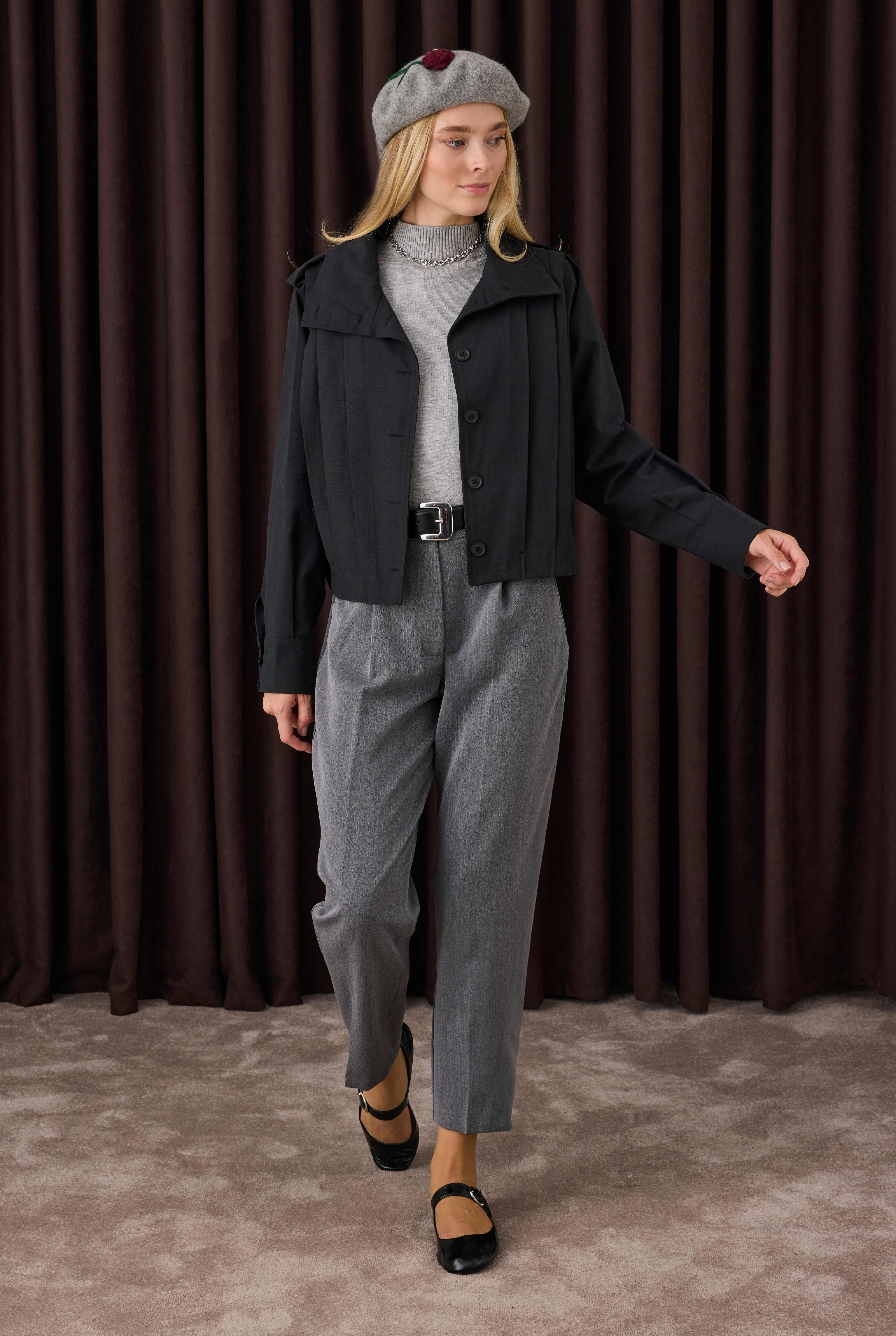 Pleated Short Jacket Black - 4