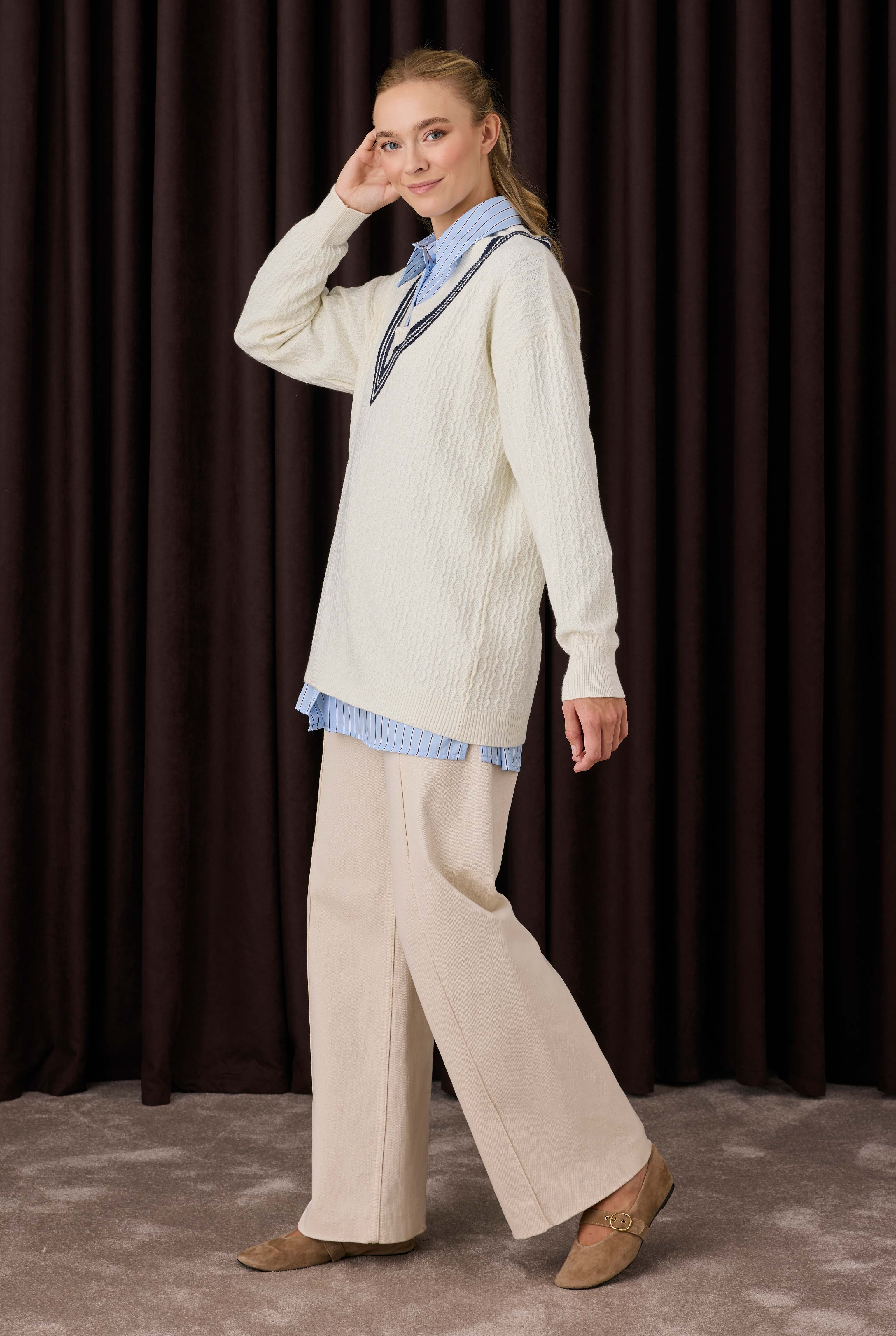 V Collared Textured Knitwear Ecru - 3