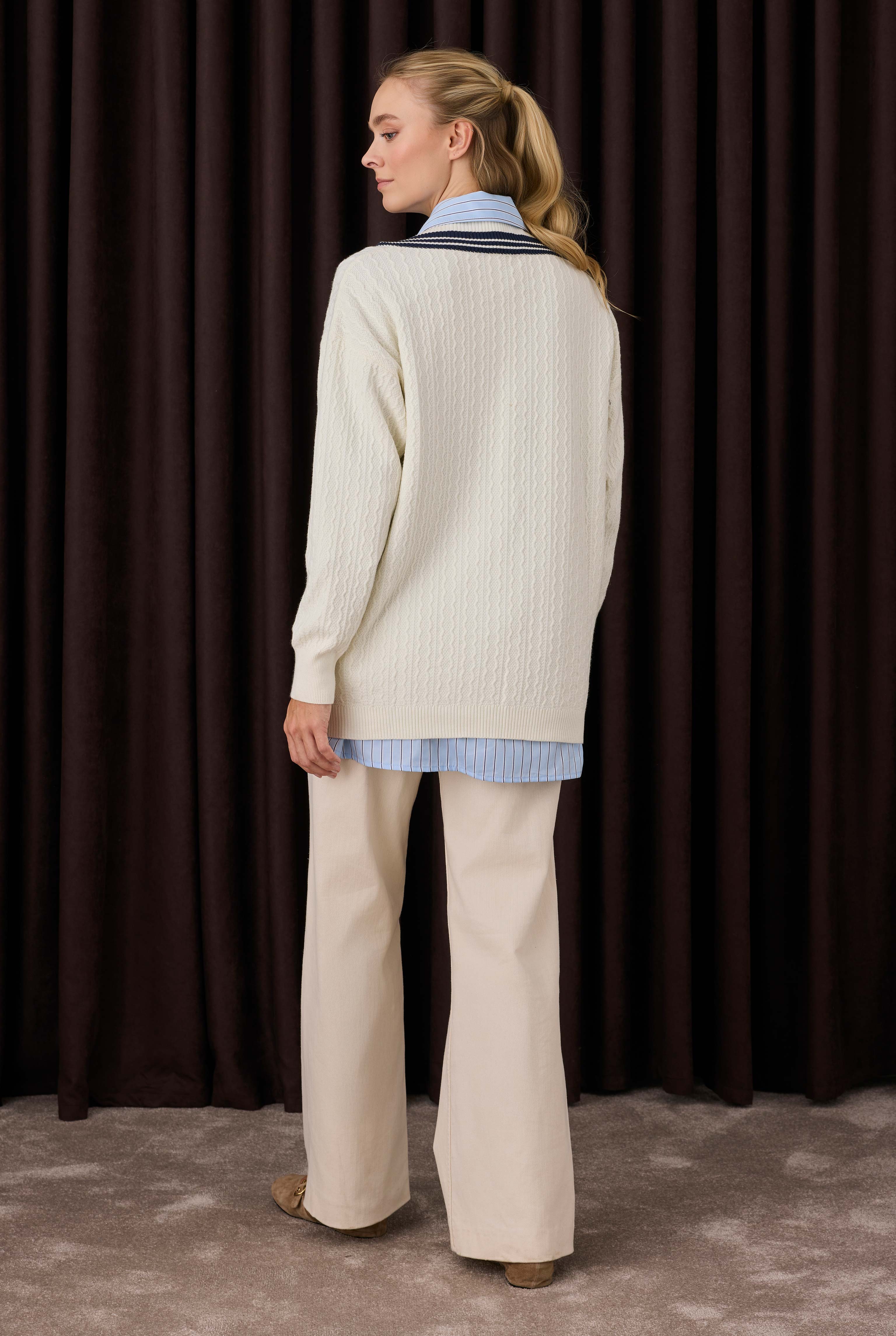 V Collared Textured Knitwear Ecru - 5