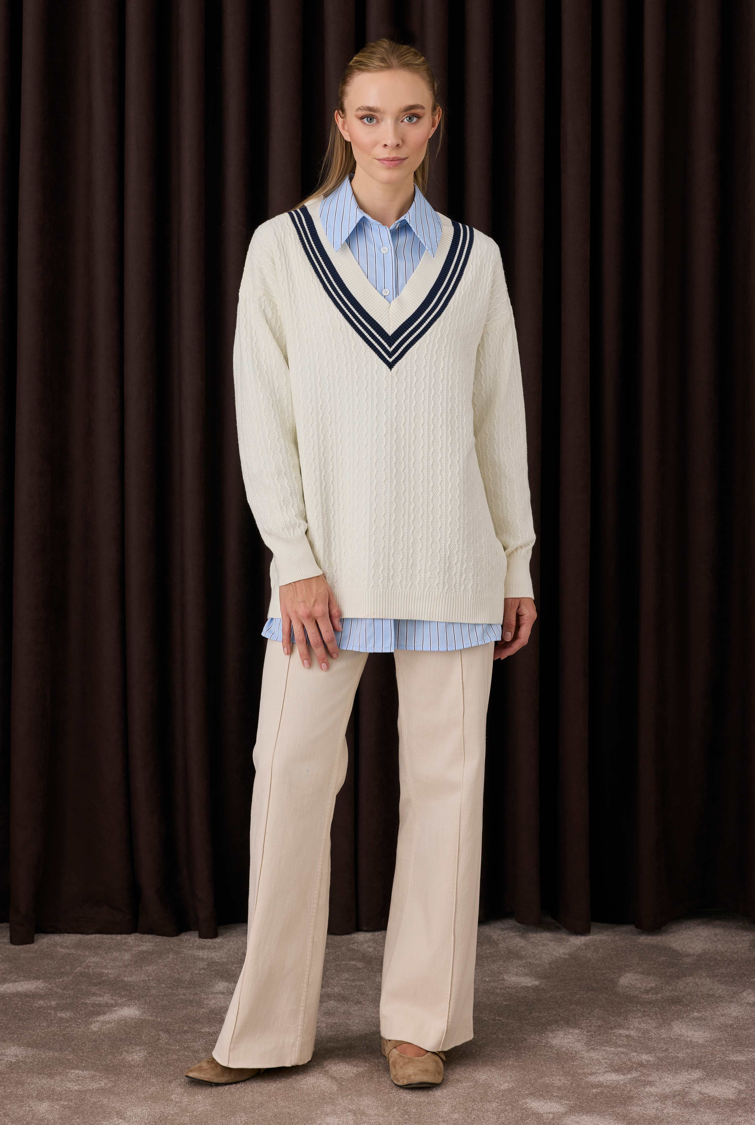 V Collared Textured Knitwear Ecru - 2