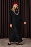 V Collared Textured Knitwear Black 