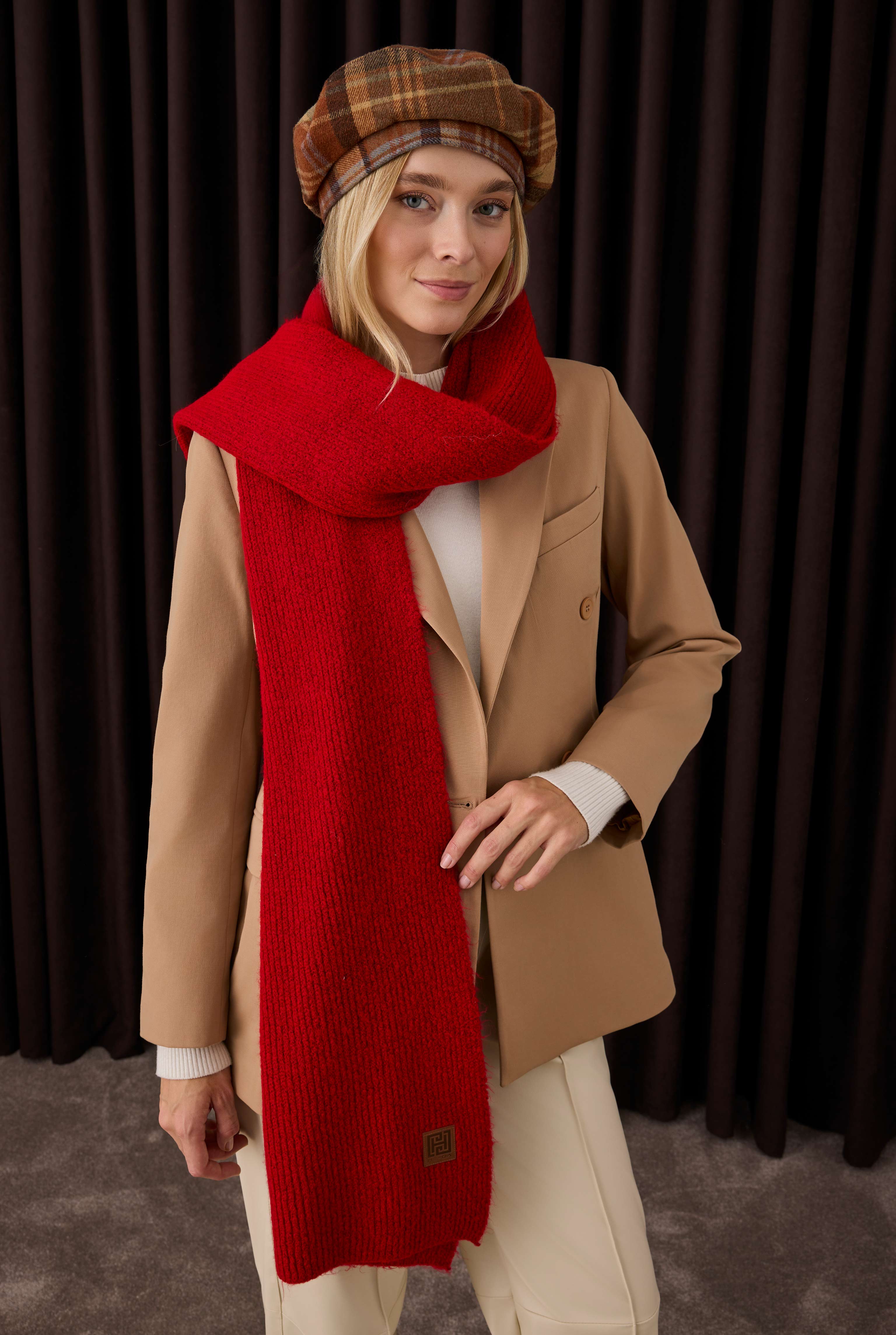 Knitted Kerchief Red - 5