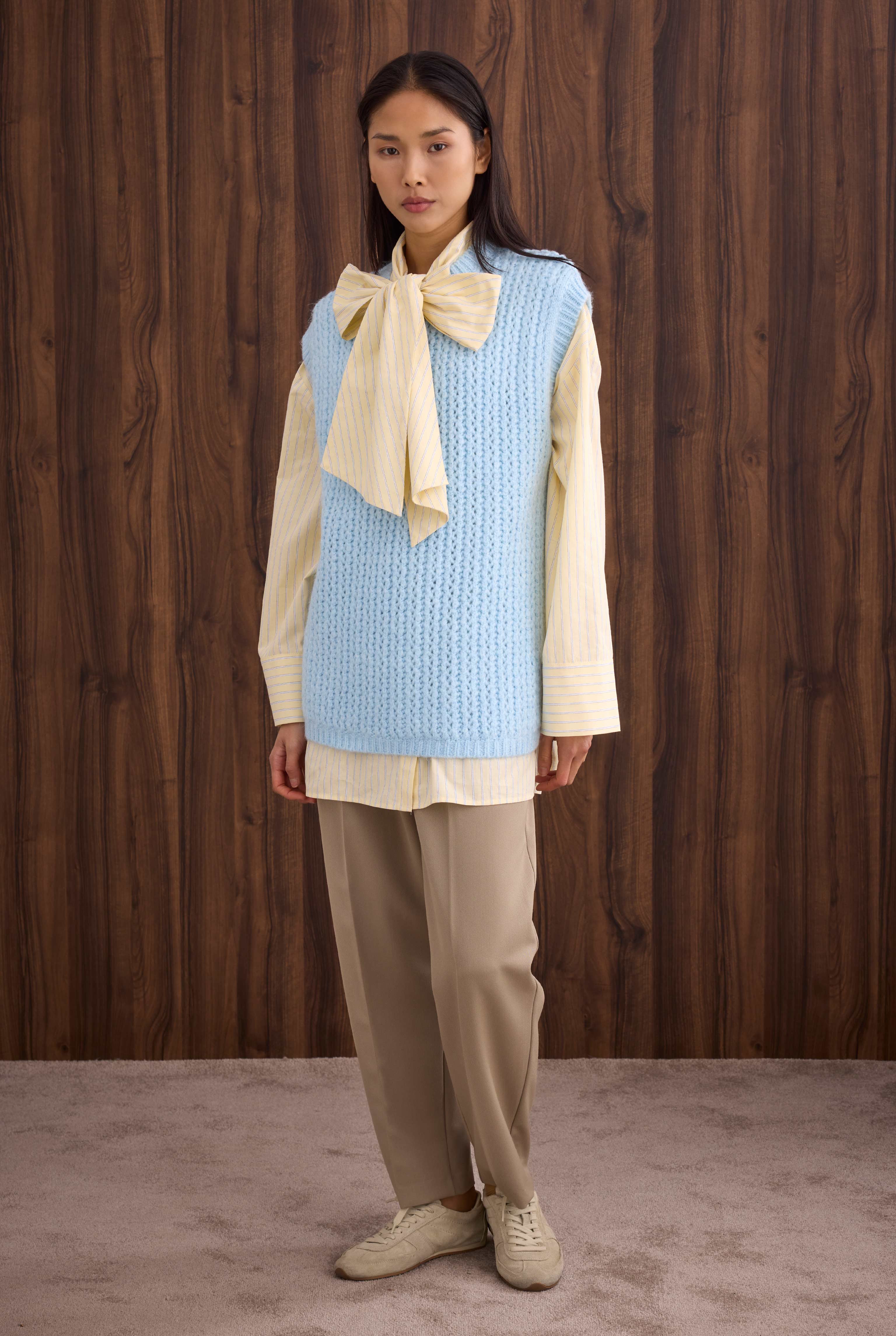 Crewneck Sweater Vest Ice Blue - 6