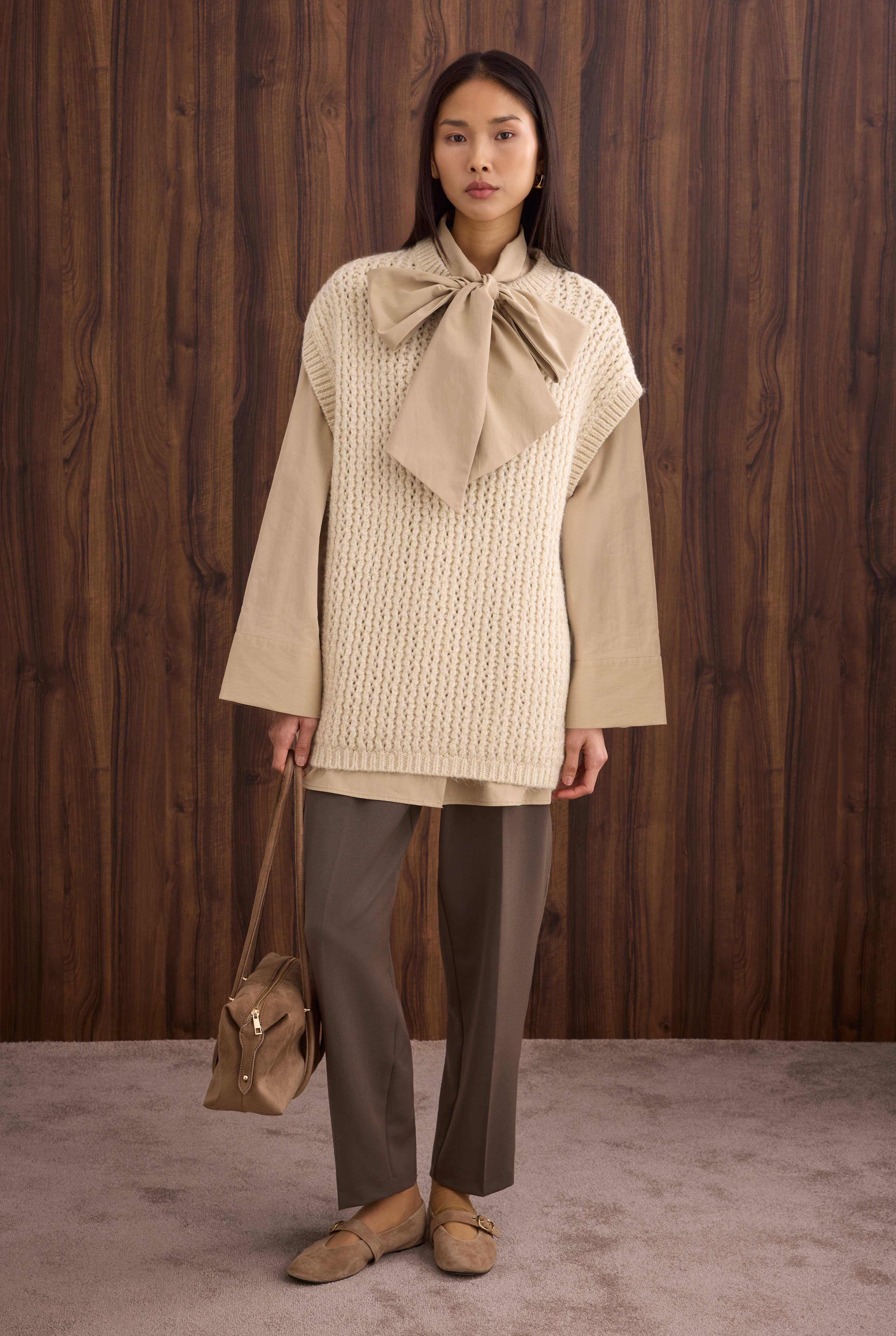 Crewneck Sweater Vest Bone - HE-QA