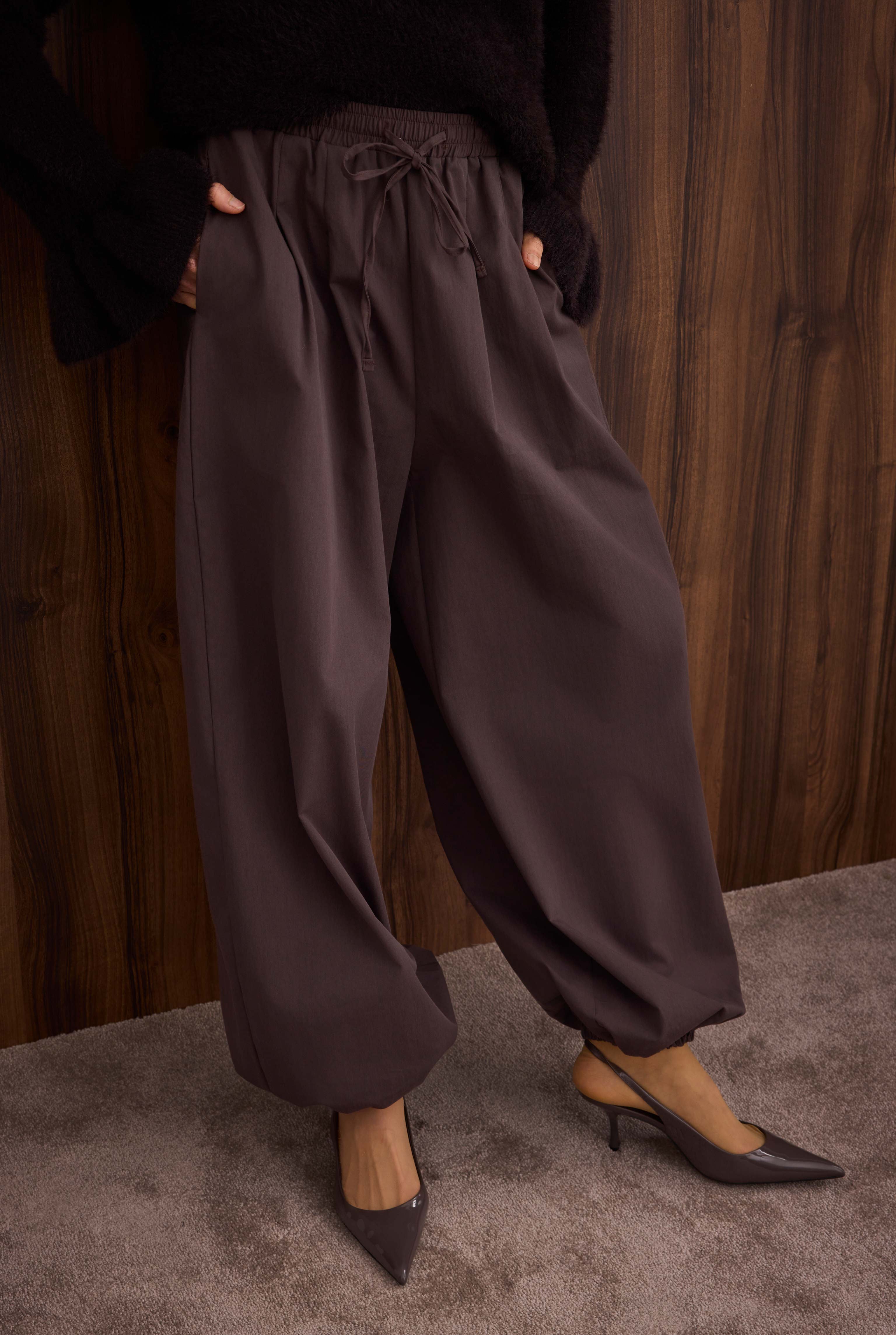 Loose-fit Trousers Dark Brown - 2