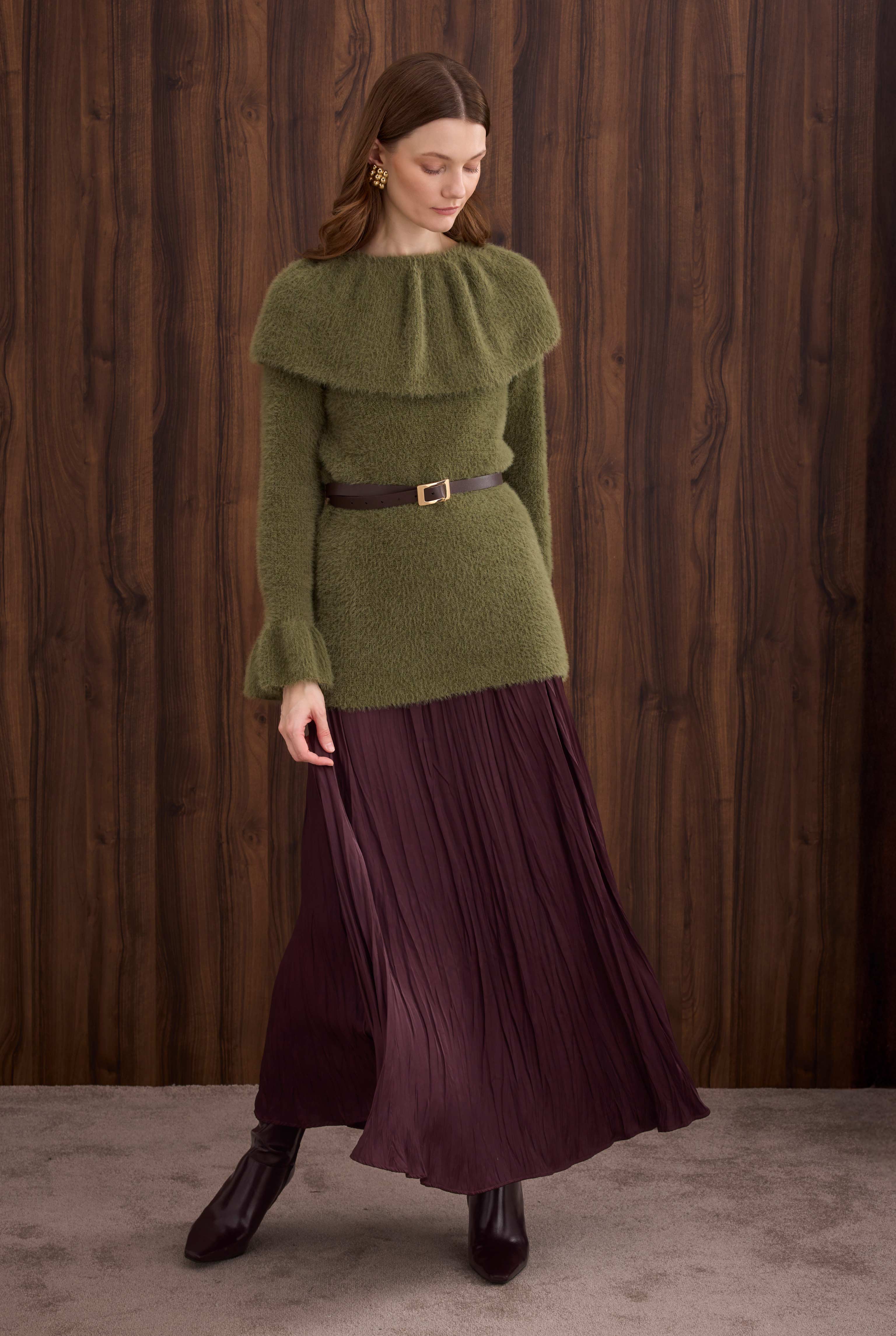 Collar Detailed Sweater Pesto - 3