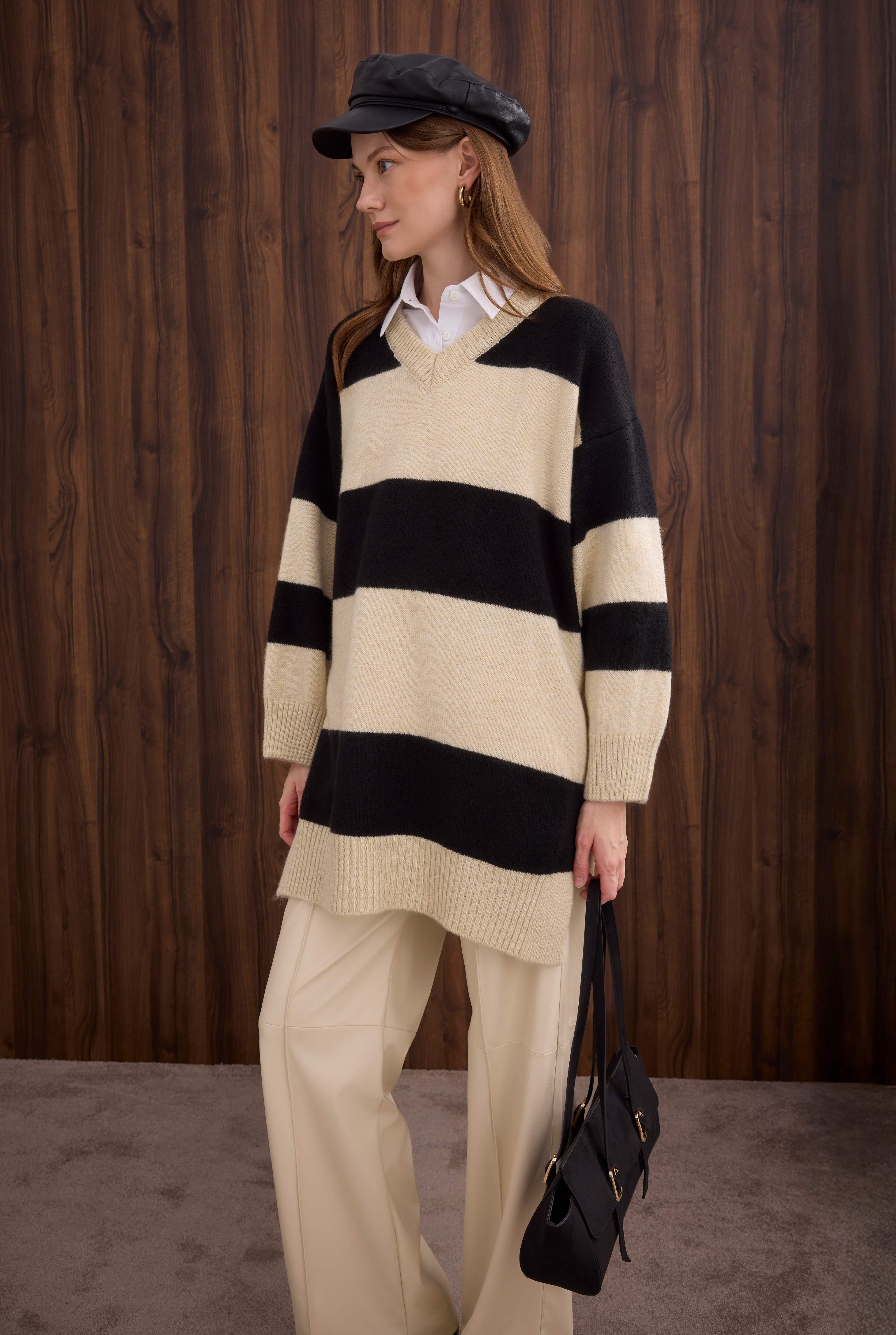 Striped V Collared Sweater Bone-Black - HE-QA