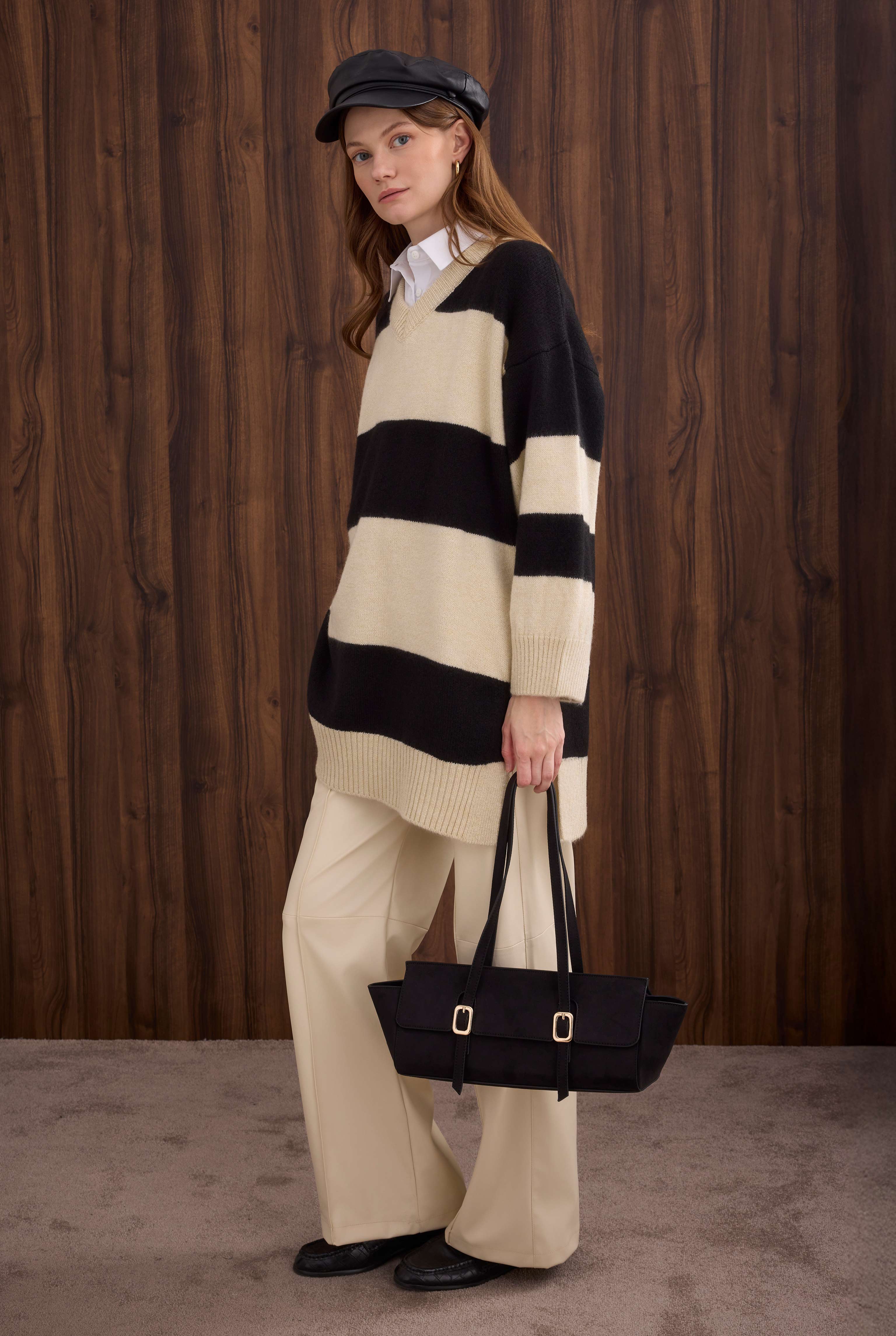 Striped V Collared Sweater Bone-Black - 3