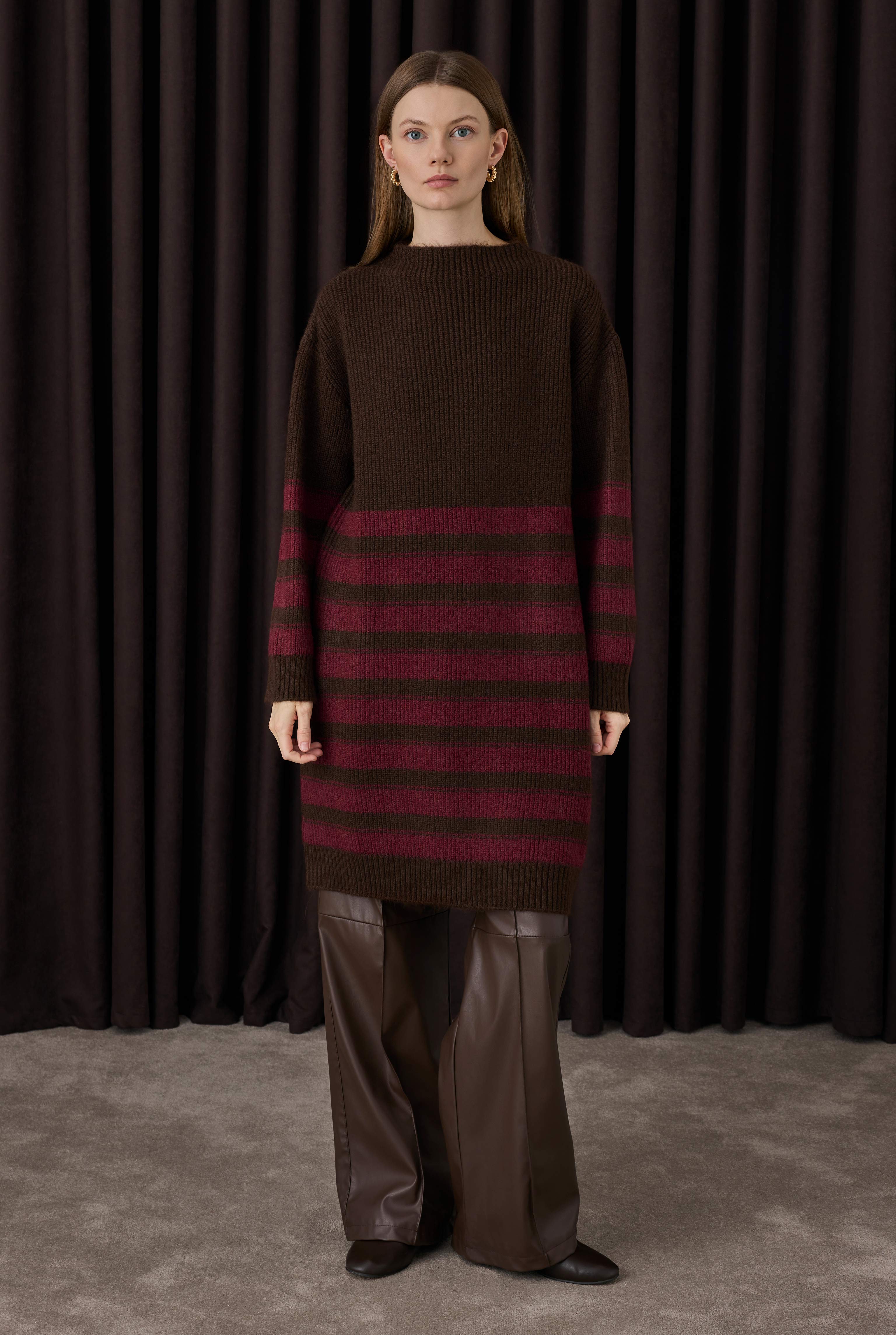 Long Fine Striped Sweater Brown-Bordeaux - HE-QA