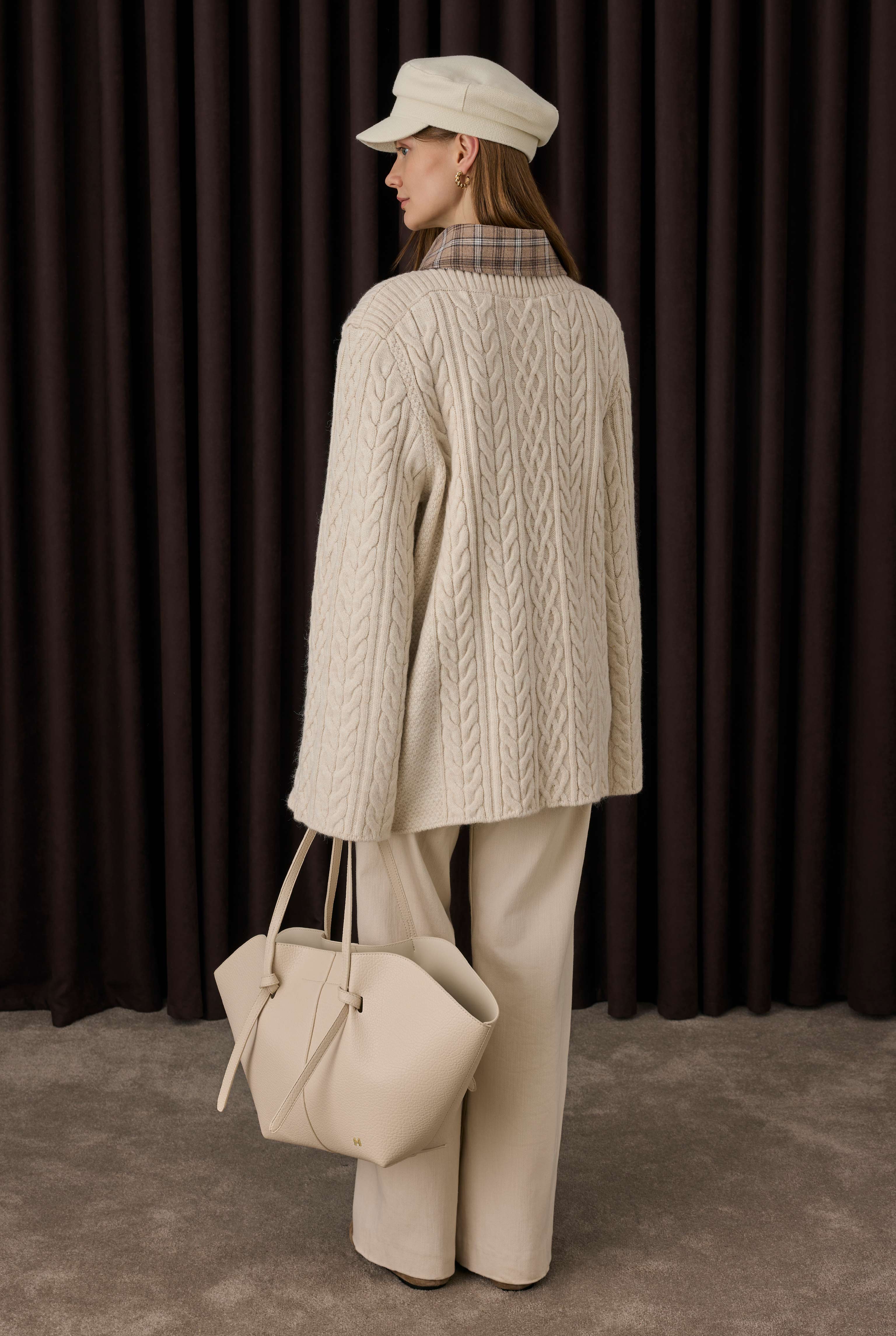 Cable-knit Sweater Ecru - 4