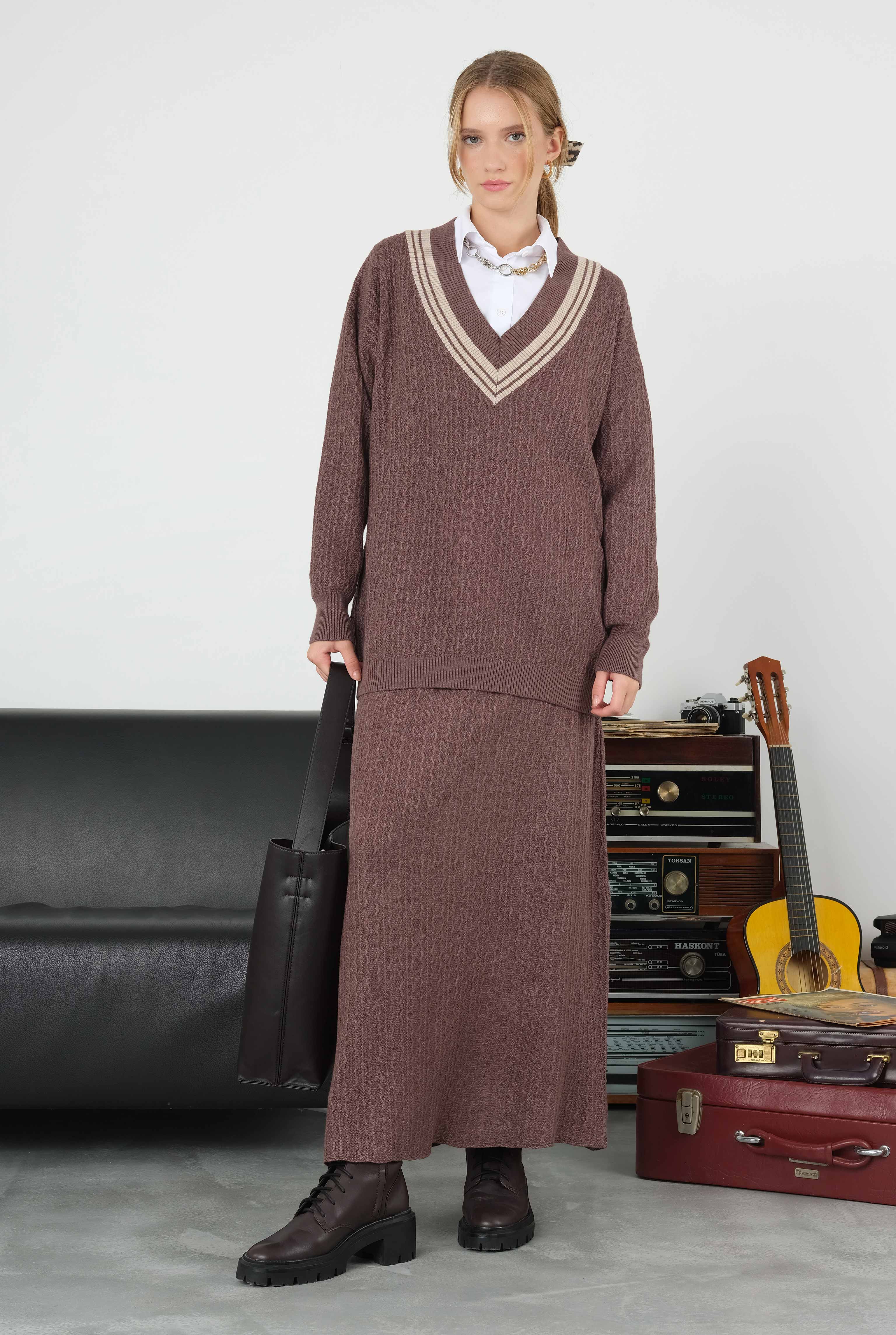 V Collared Textured Knitwear Brown - 6