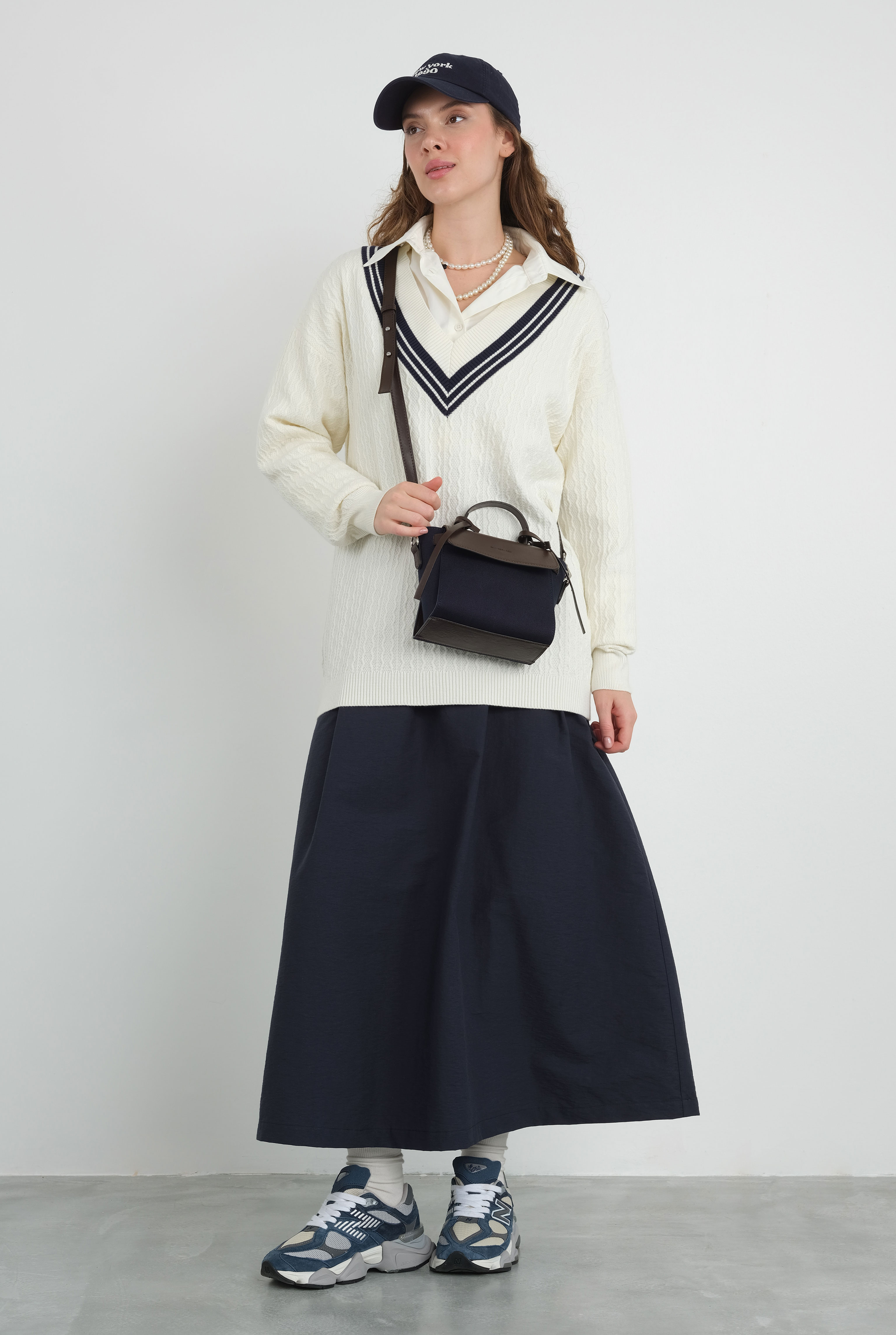 V Collared Textured Knitwear Ecru - 7