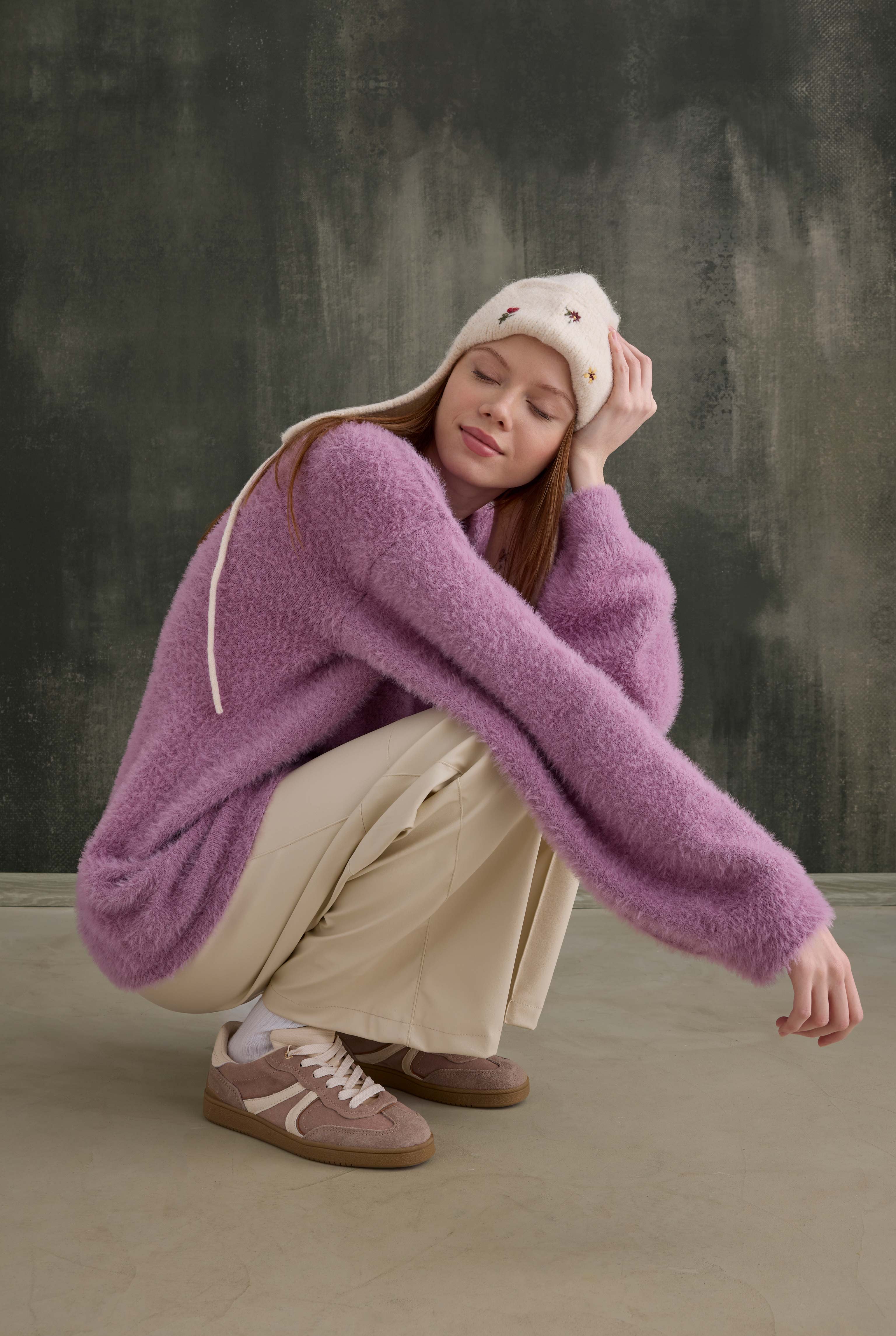 Soft Fuzzy Sweater Violet - 2