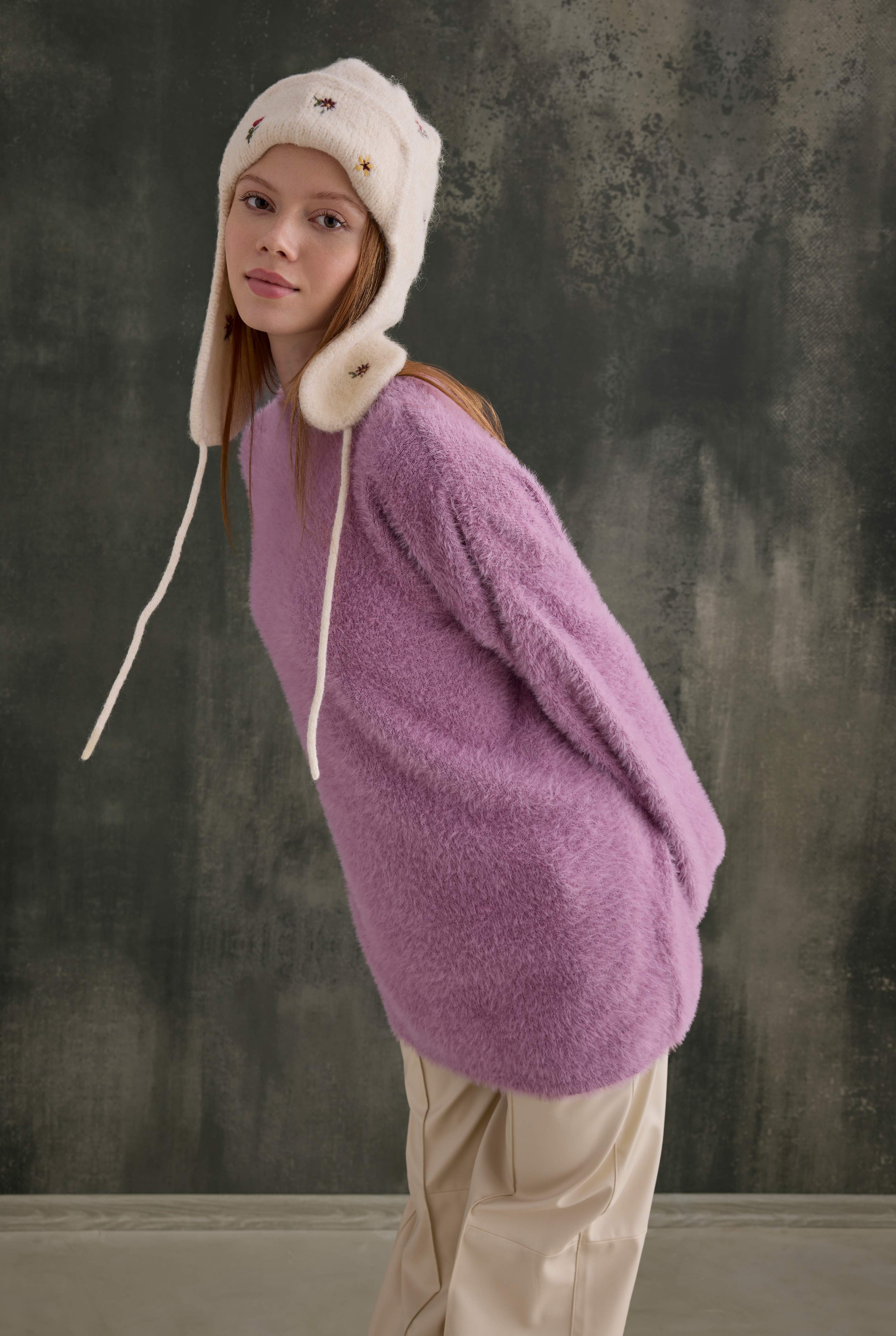 Soft Fuzzy Sweater Violet - HE-QA