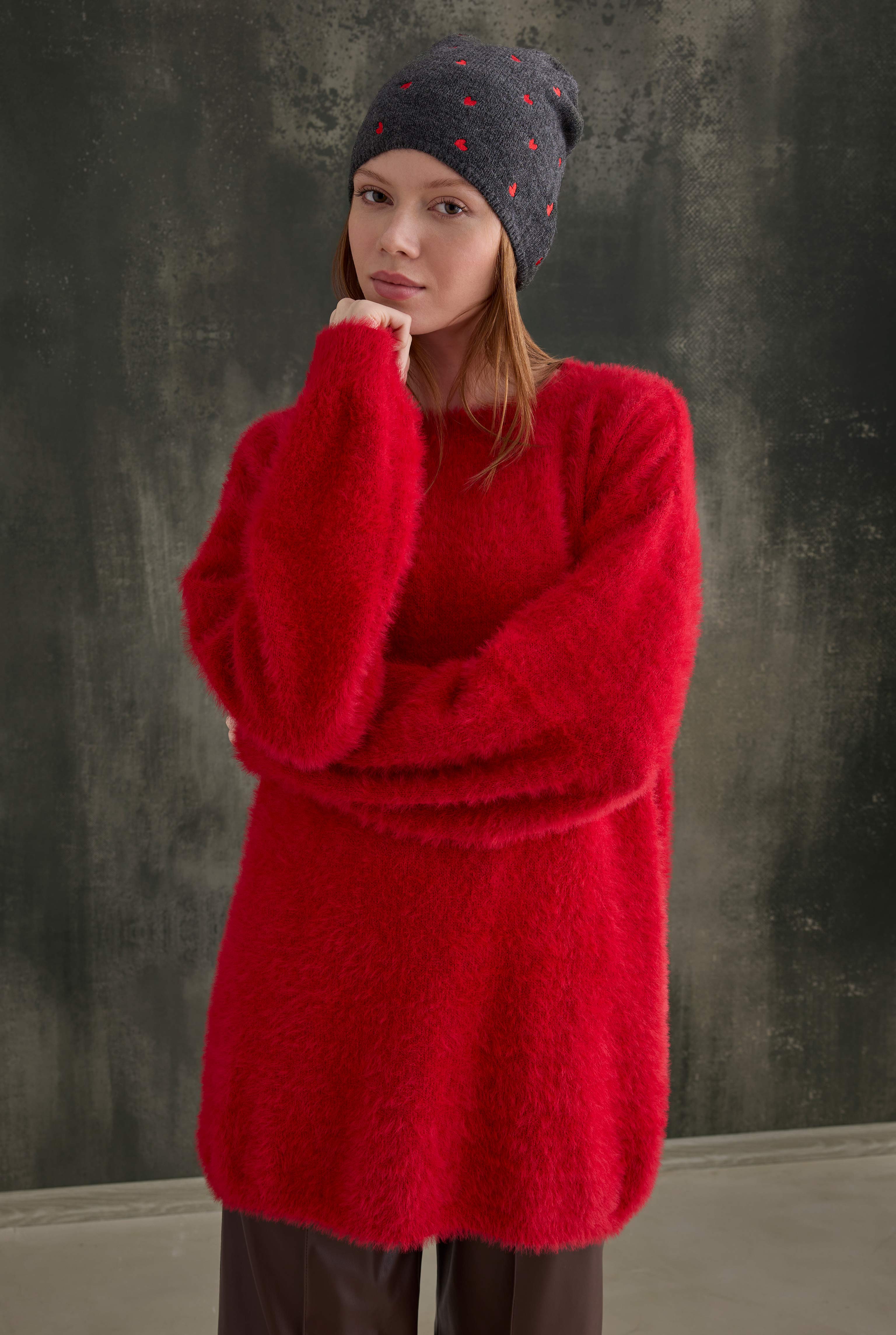 Soft Fuzzy Sweater Red - HE-QA
