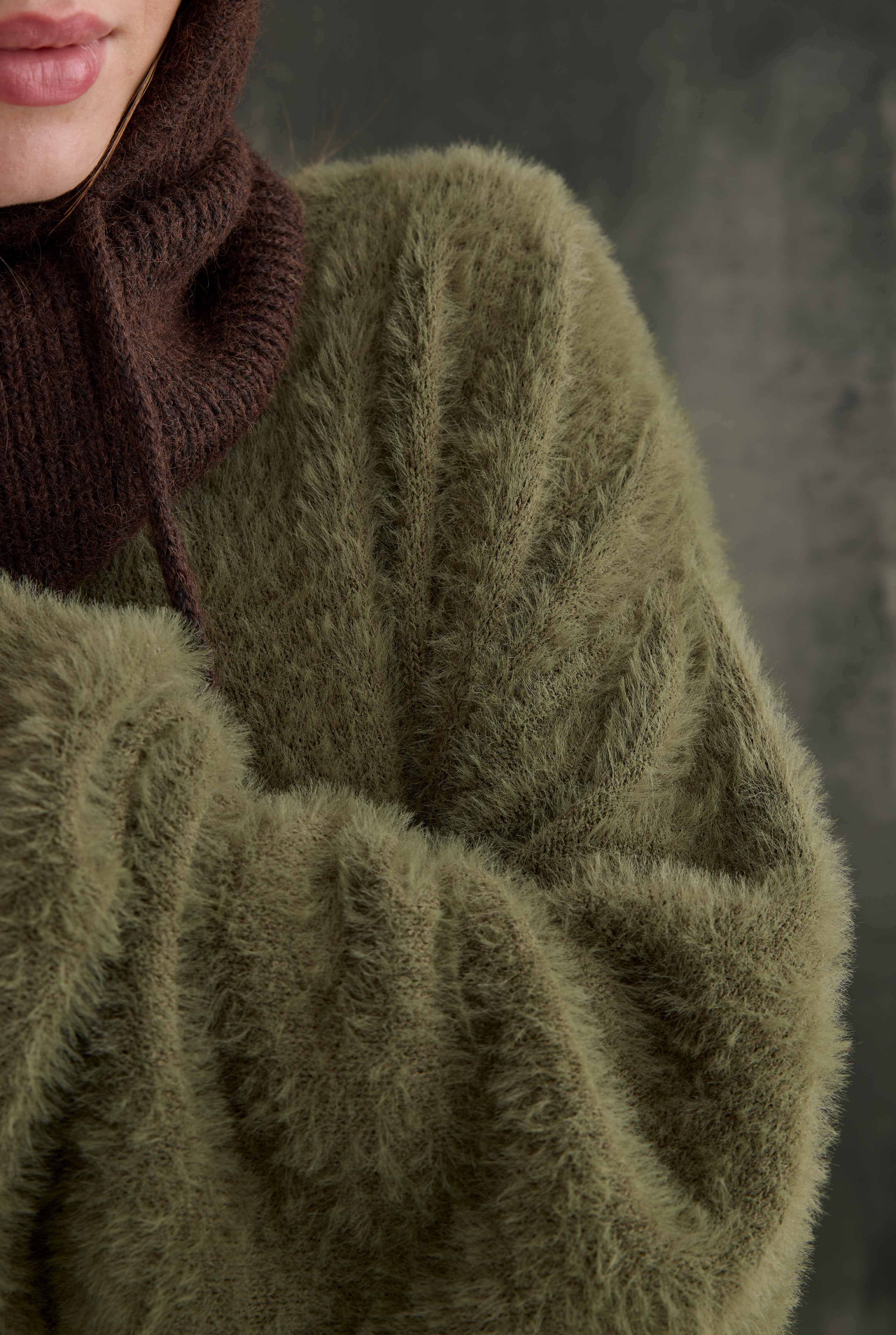 Soft Fuzzy Sweater Pesto - 5